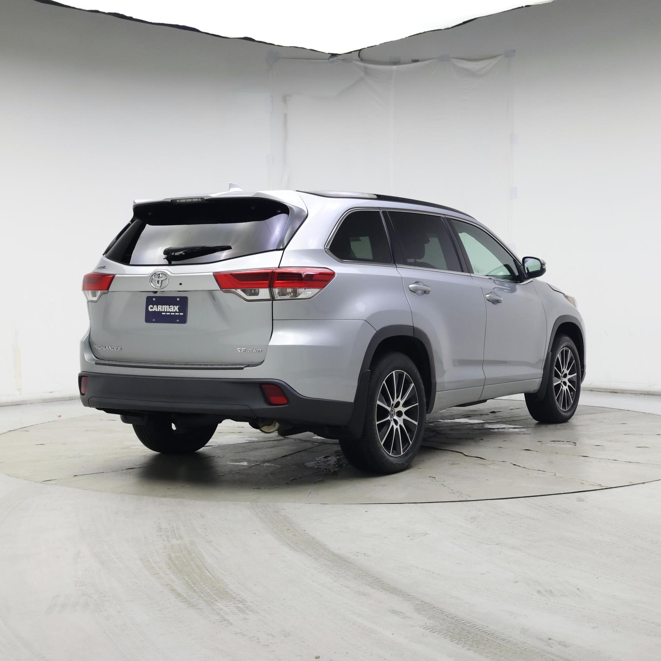 Thumbnail: 2017 Toyota Highlander - 8