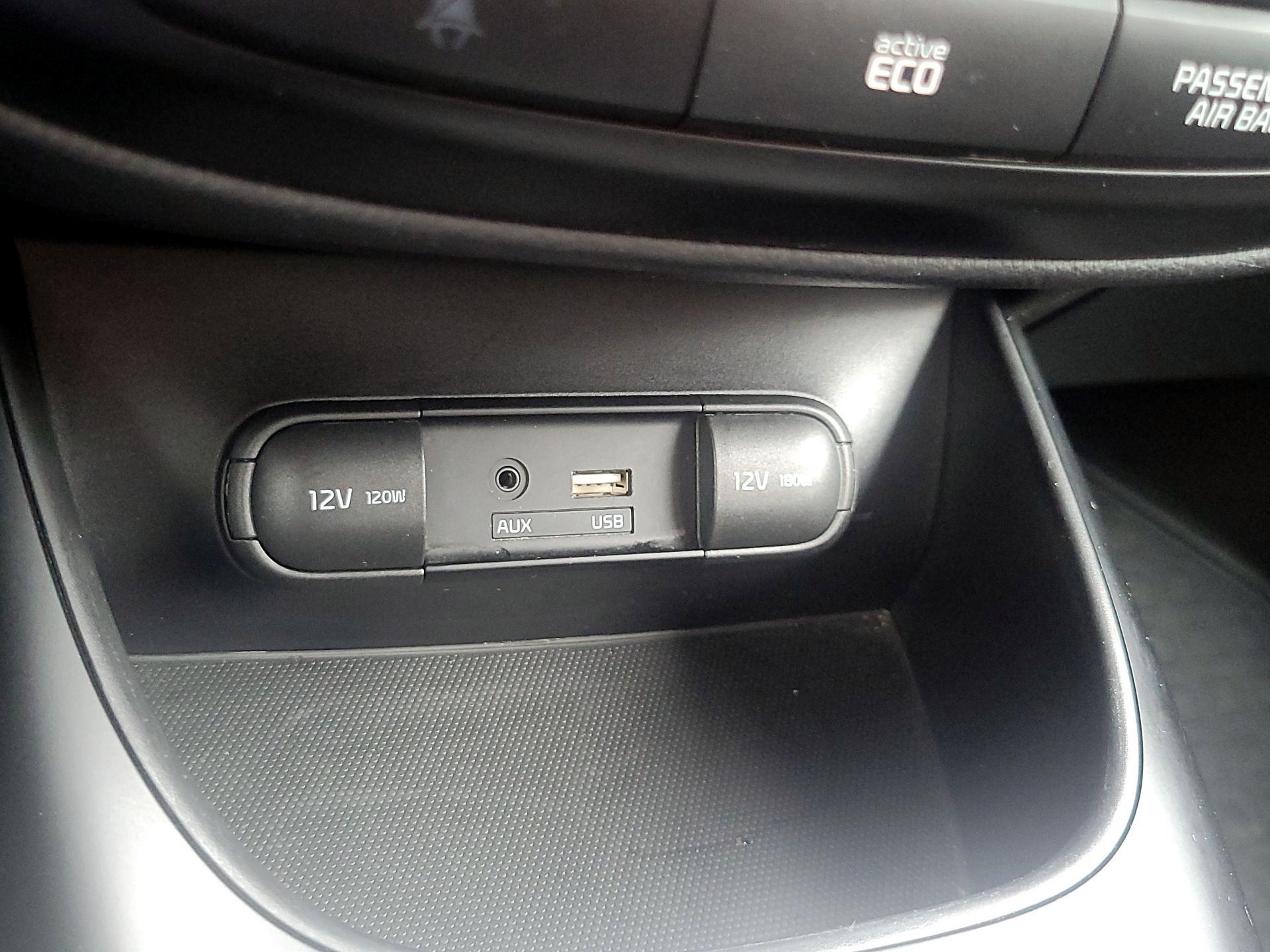 Thumbnail: 2016 Kia Soul - 16