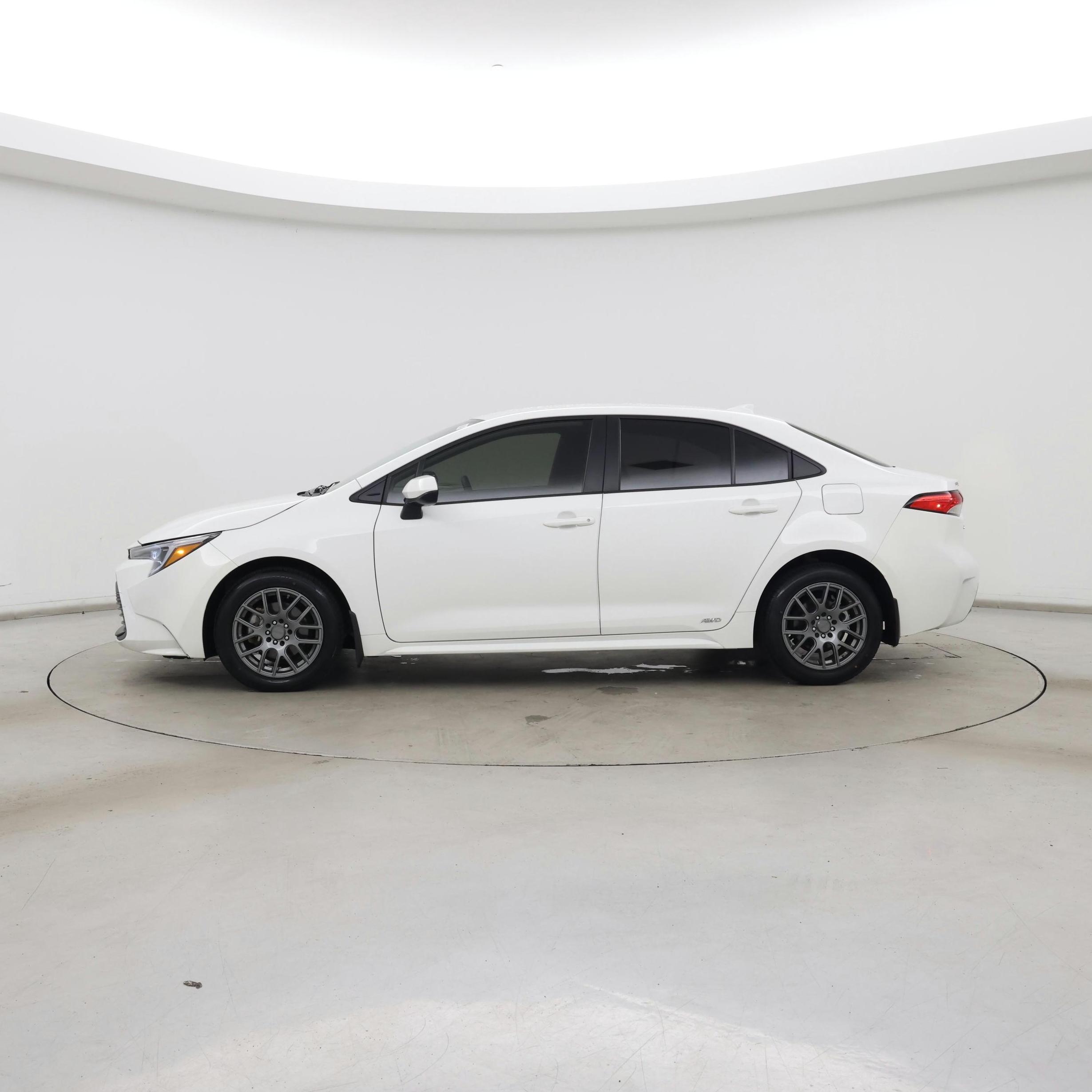 Thumbnail: 2023 Toyota Corolla - 3