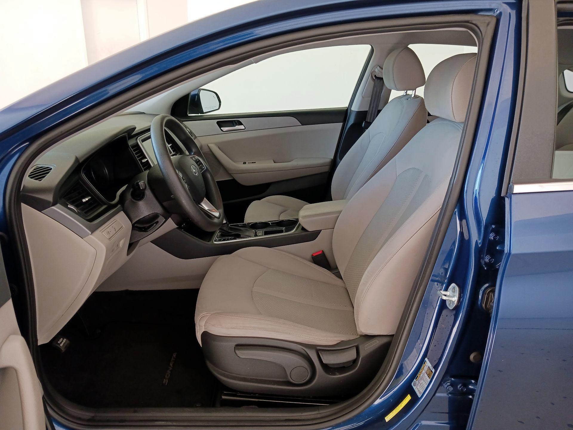 Thumbnail: 2019 Hyundai Sonata - 11