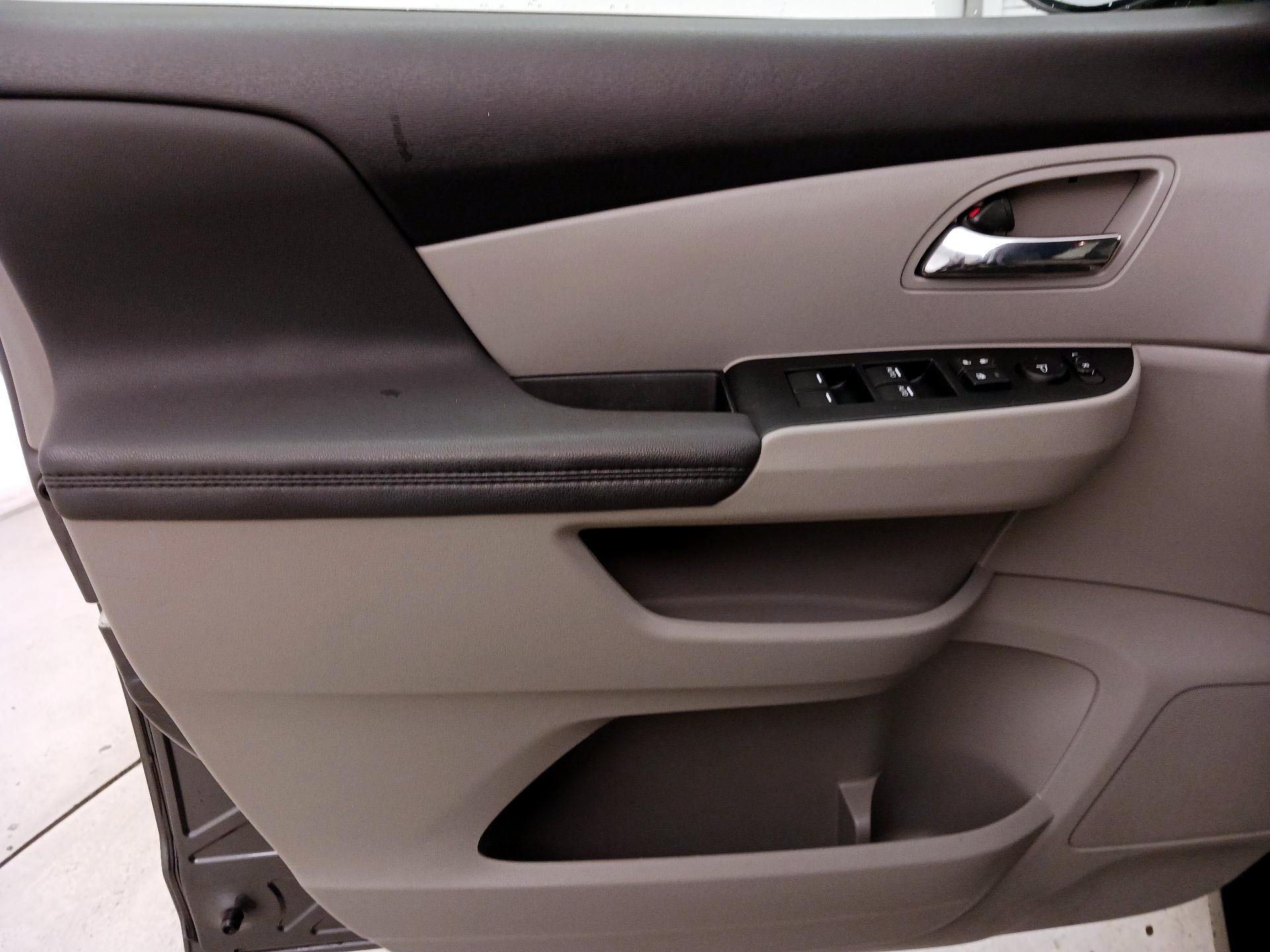 Thumbnail: 2016 Honda Odyssey - 12