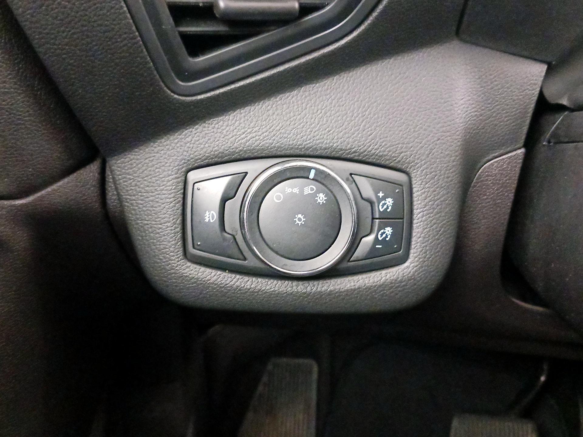 Thumbnail: 2015 Ford Escape - 13