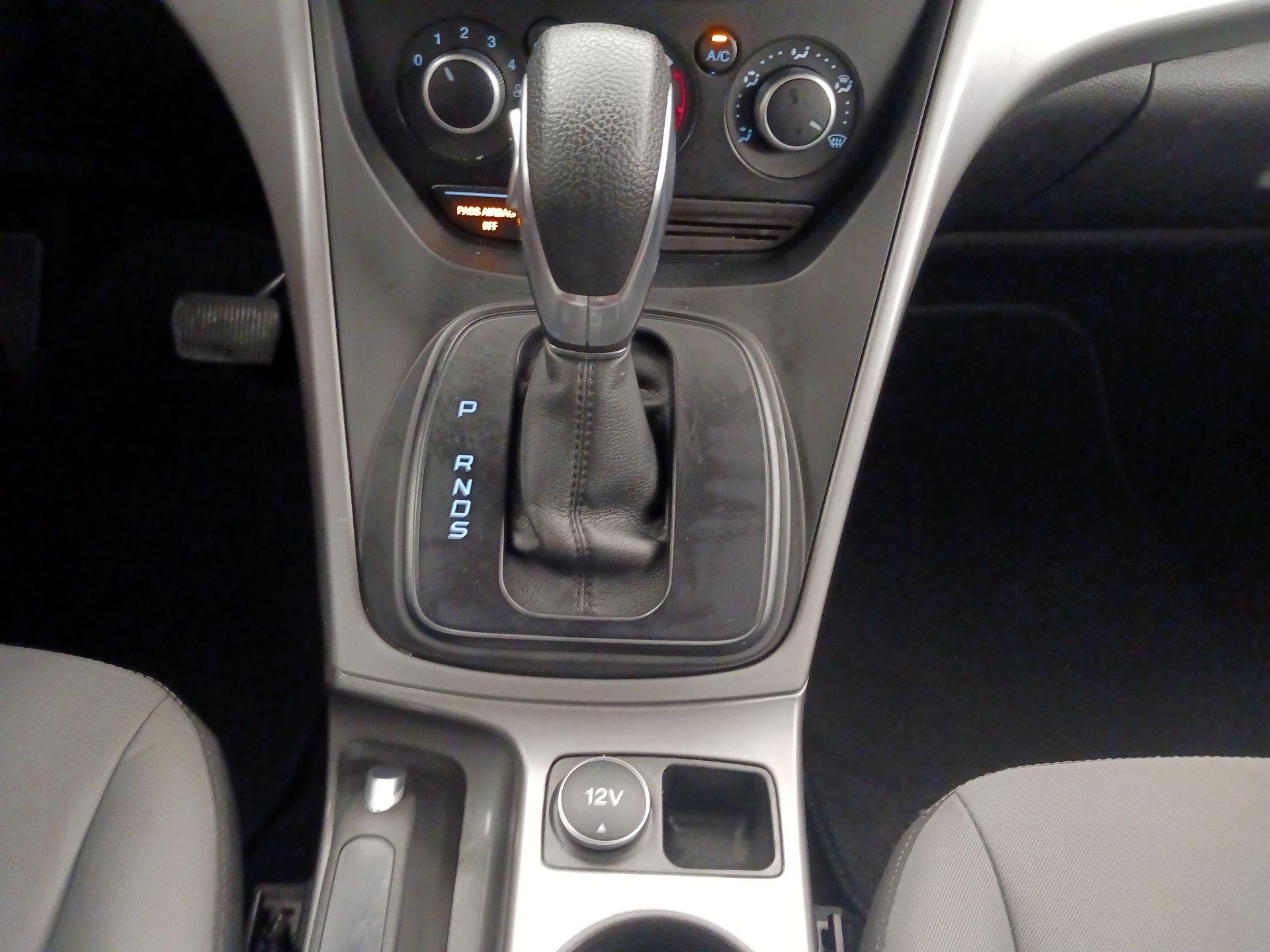 Thumbnail: 2015 Ford Escape - 17