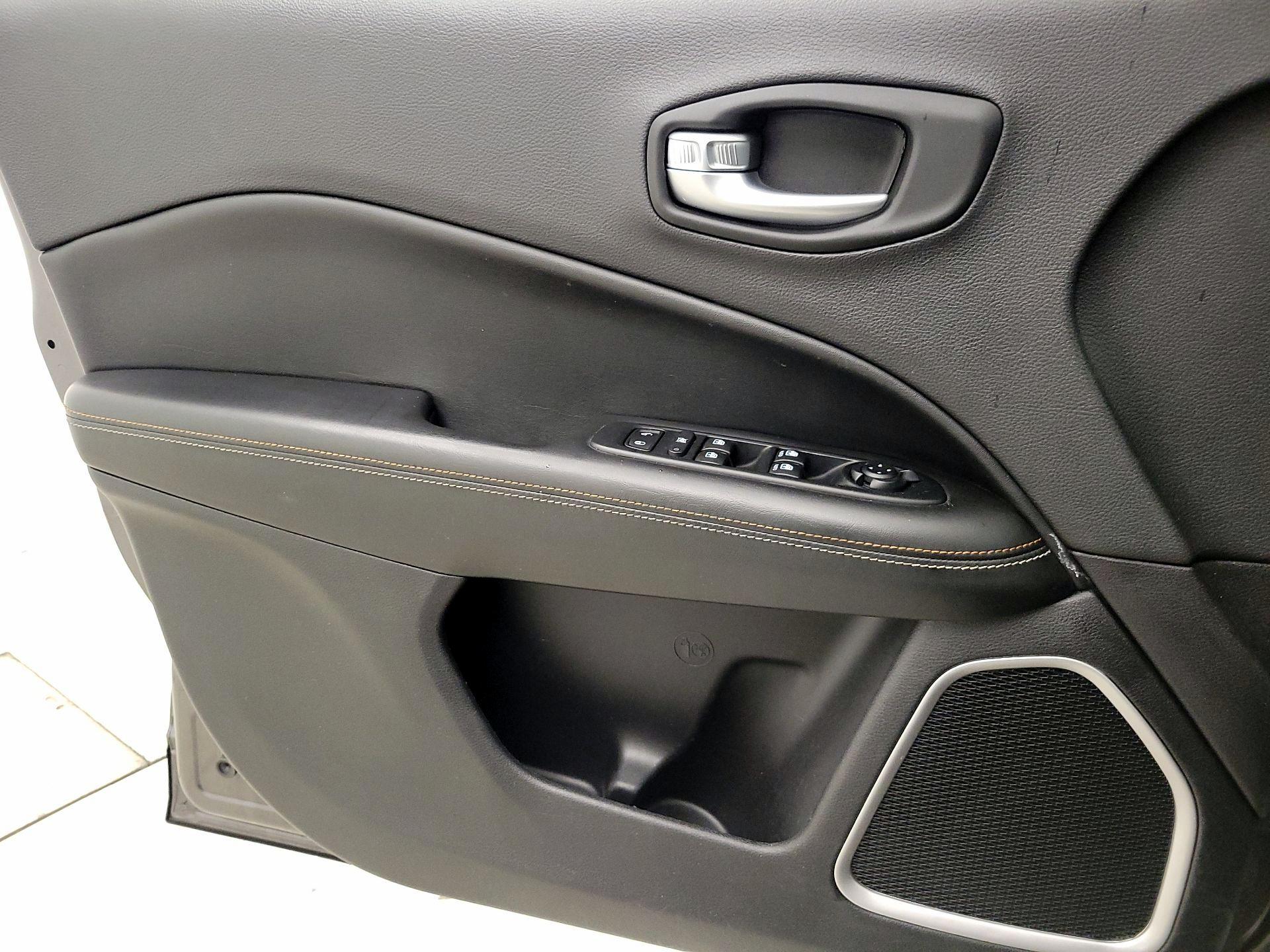 Thumbnail: 2018 Jeep Compass - 12