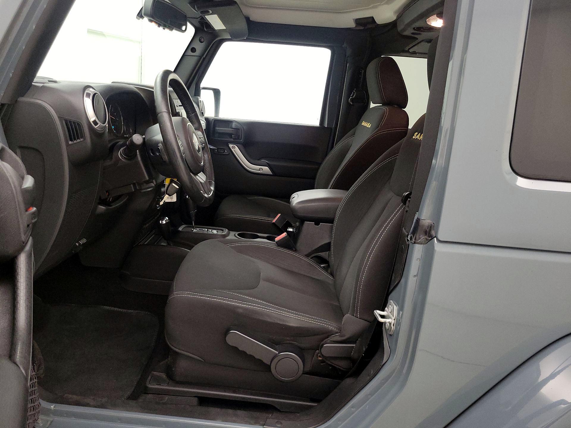 Thumbnail: 2015 Jeep Wrangler - 11