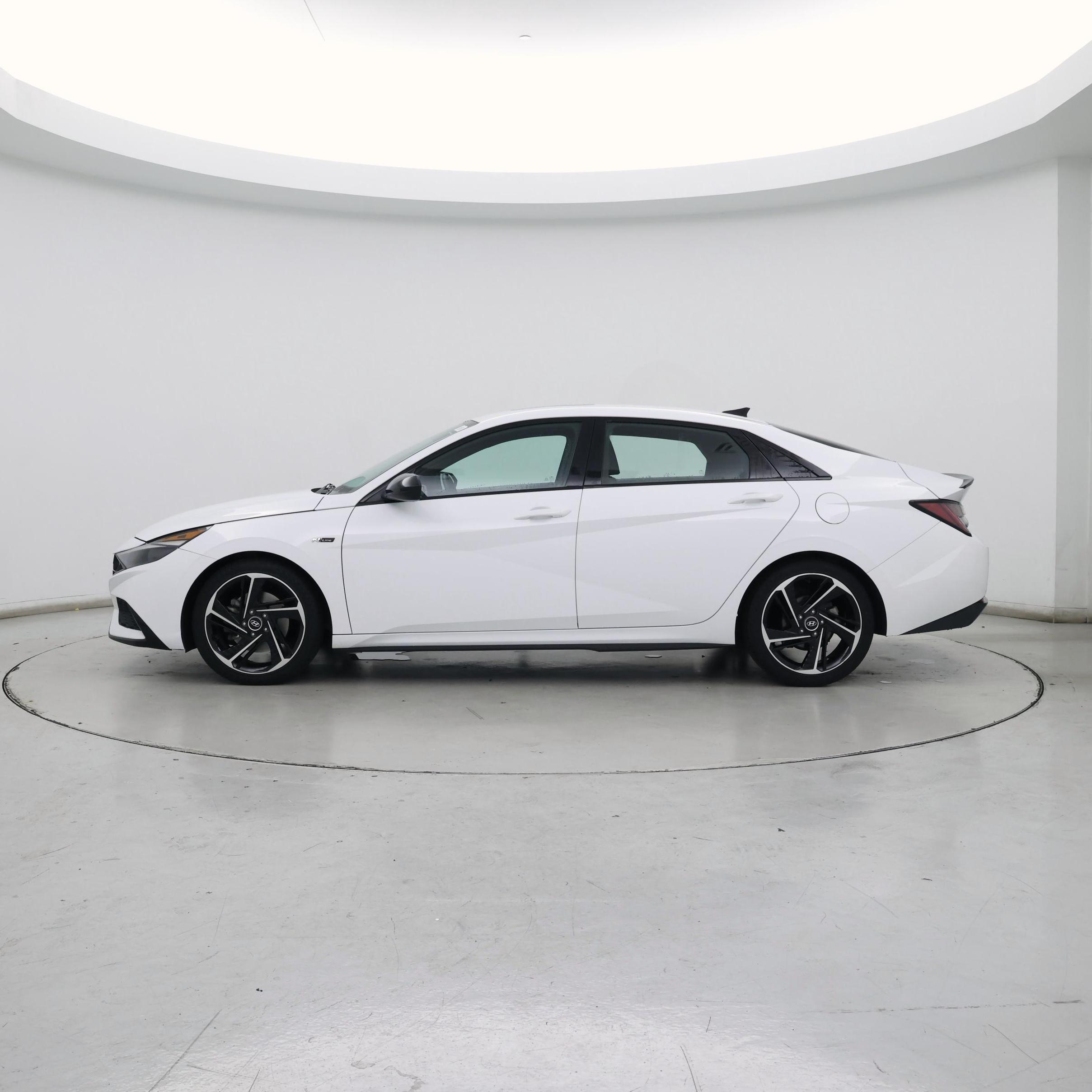 Thumbnail: 2022 Hyundai Elantra - 3