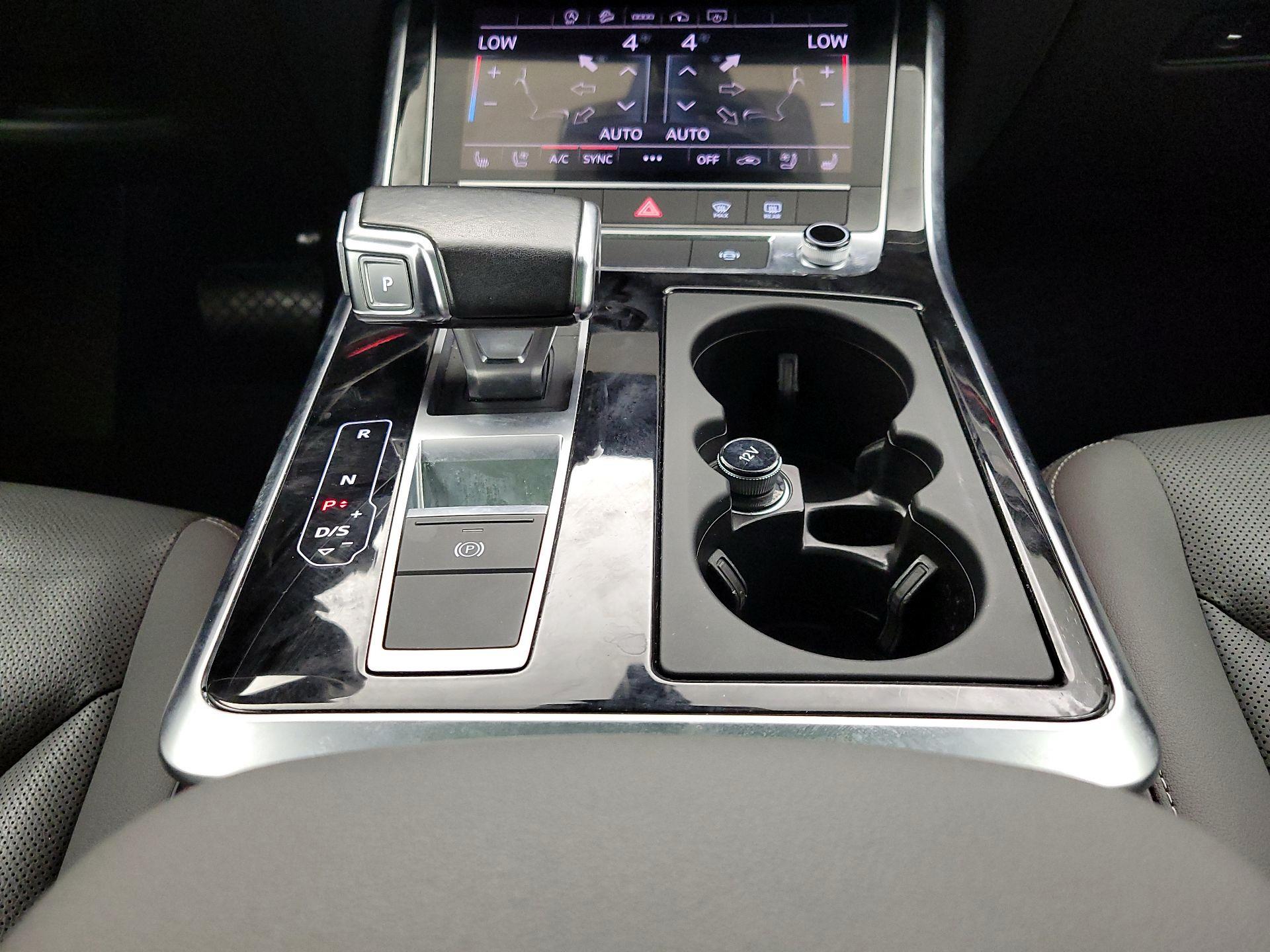 Thumbnail: 2021 Audi Q8 - 18