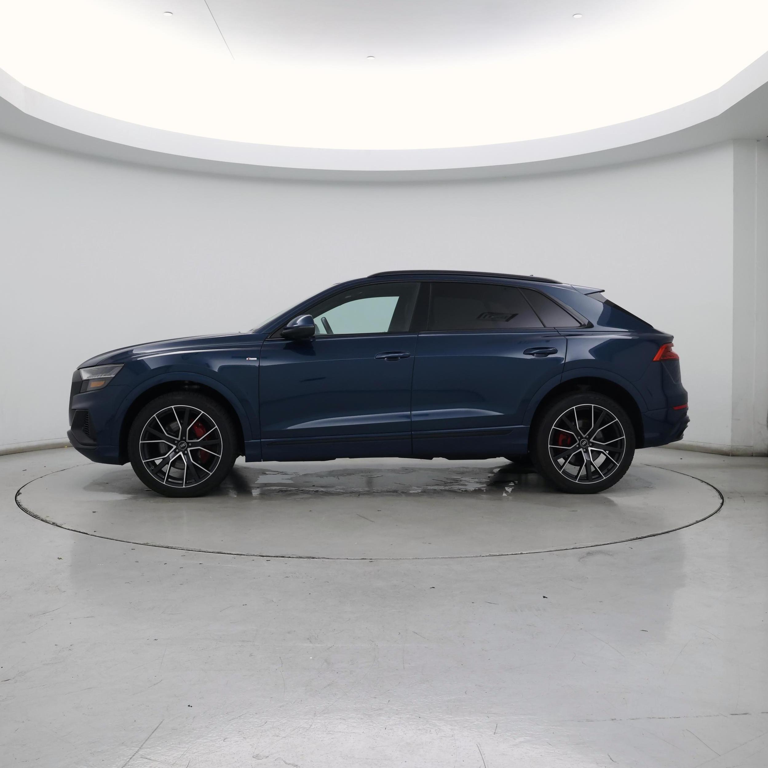 Thumbnail: 2021 Audi Q8 - 3