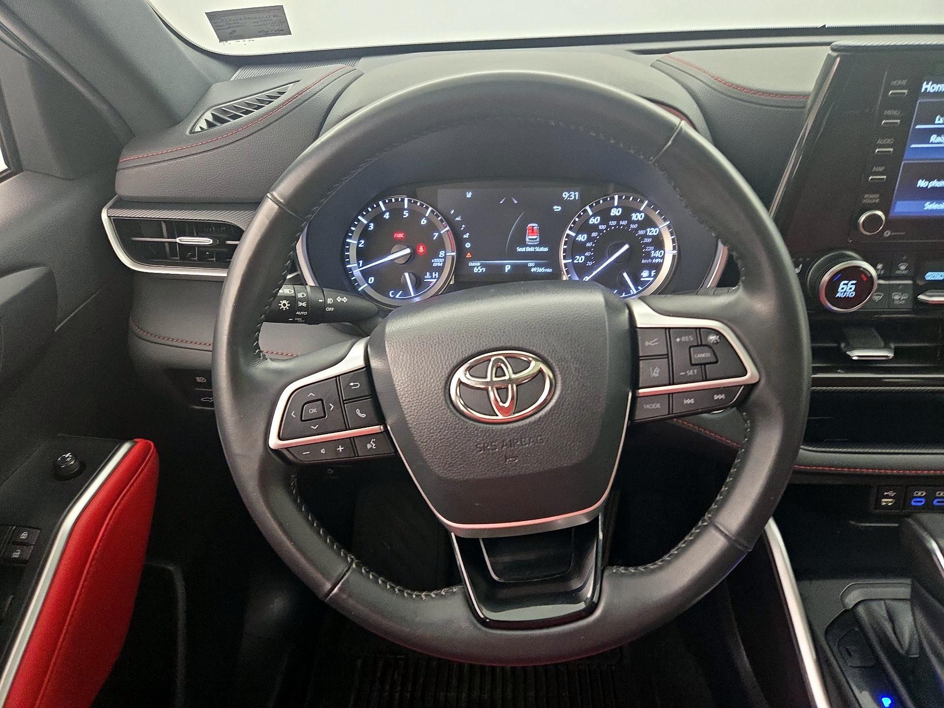 Thumbnail: 2022 Toyota Highlander - 10