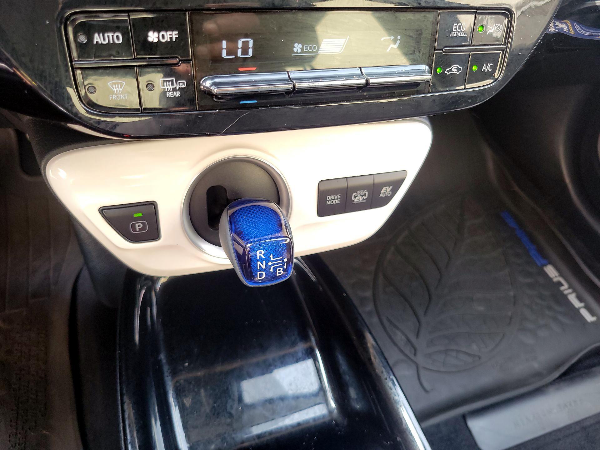 Thumbnail: 2018 Toyota Prius Prime - 16