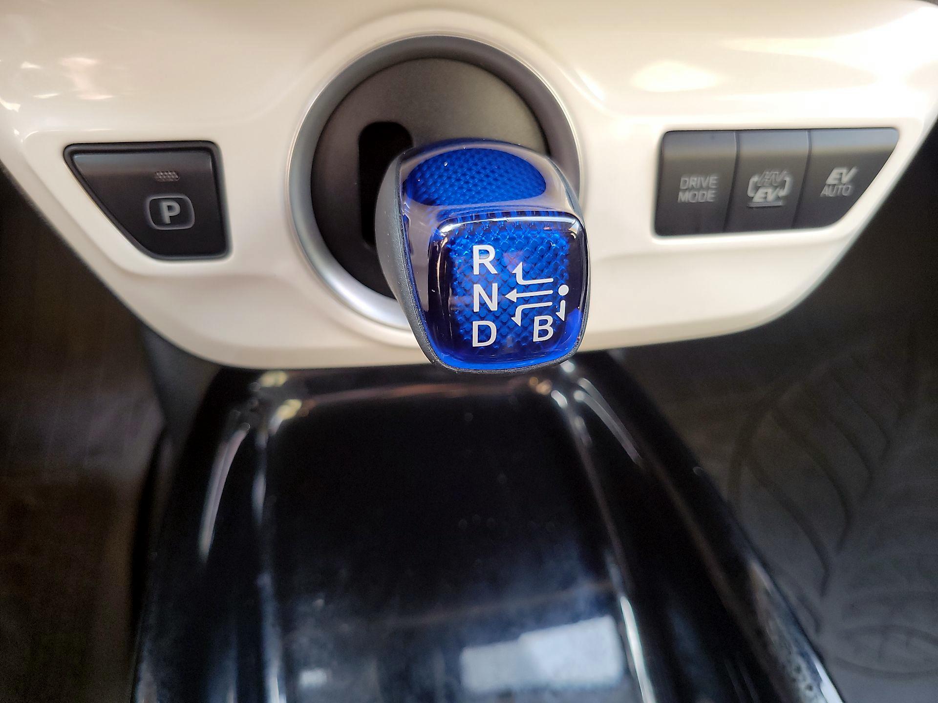 Thumbnail: 2018 Toyota Prius Prime - 17