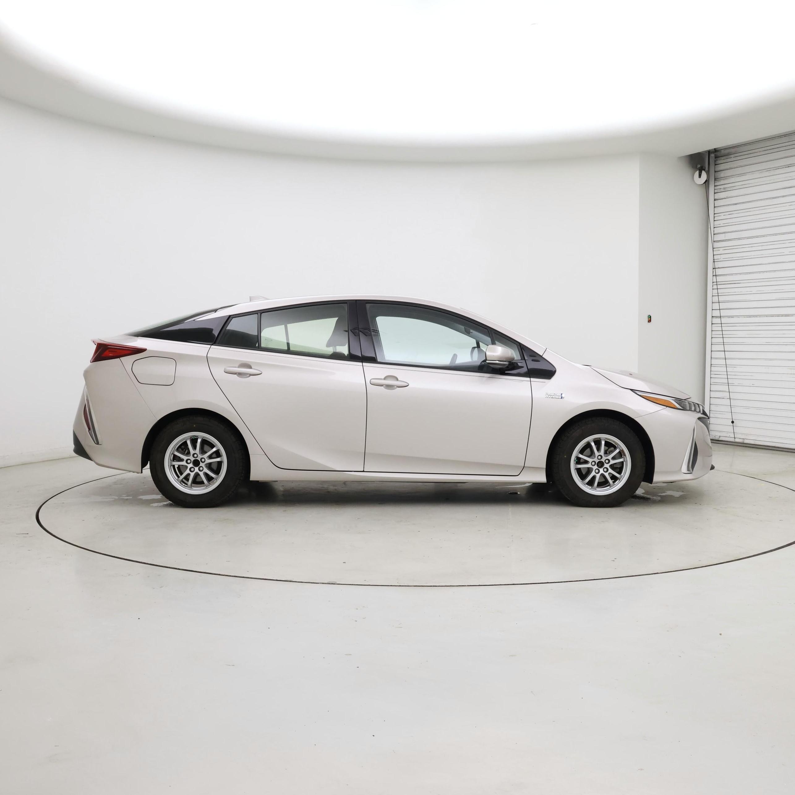 Thumbnail: 2018 Toyota Prius Prime - 7