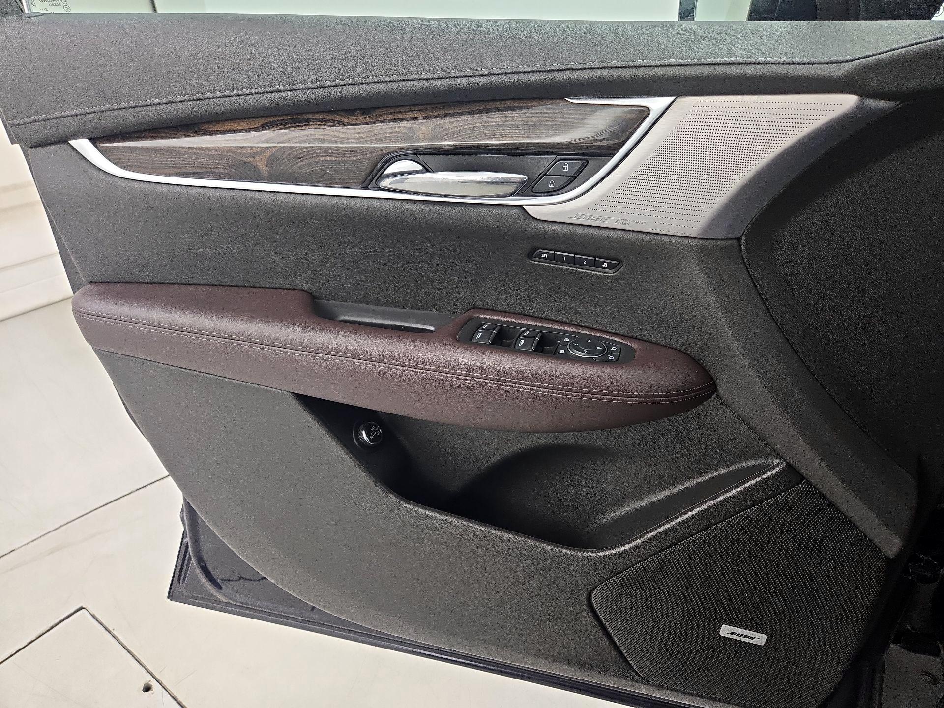 Thumbnail: 2021 Cadillac XT6 - 12