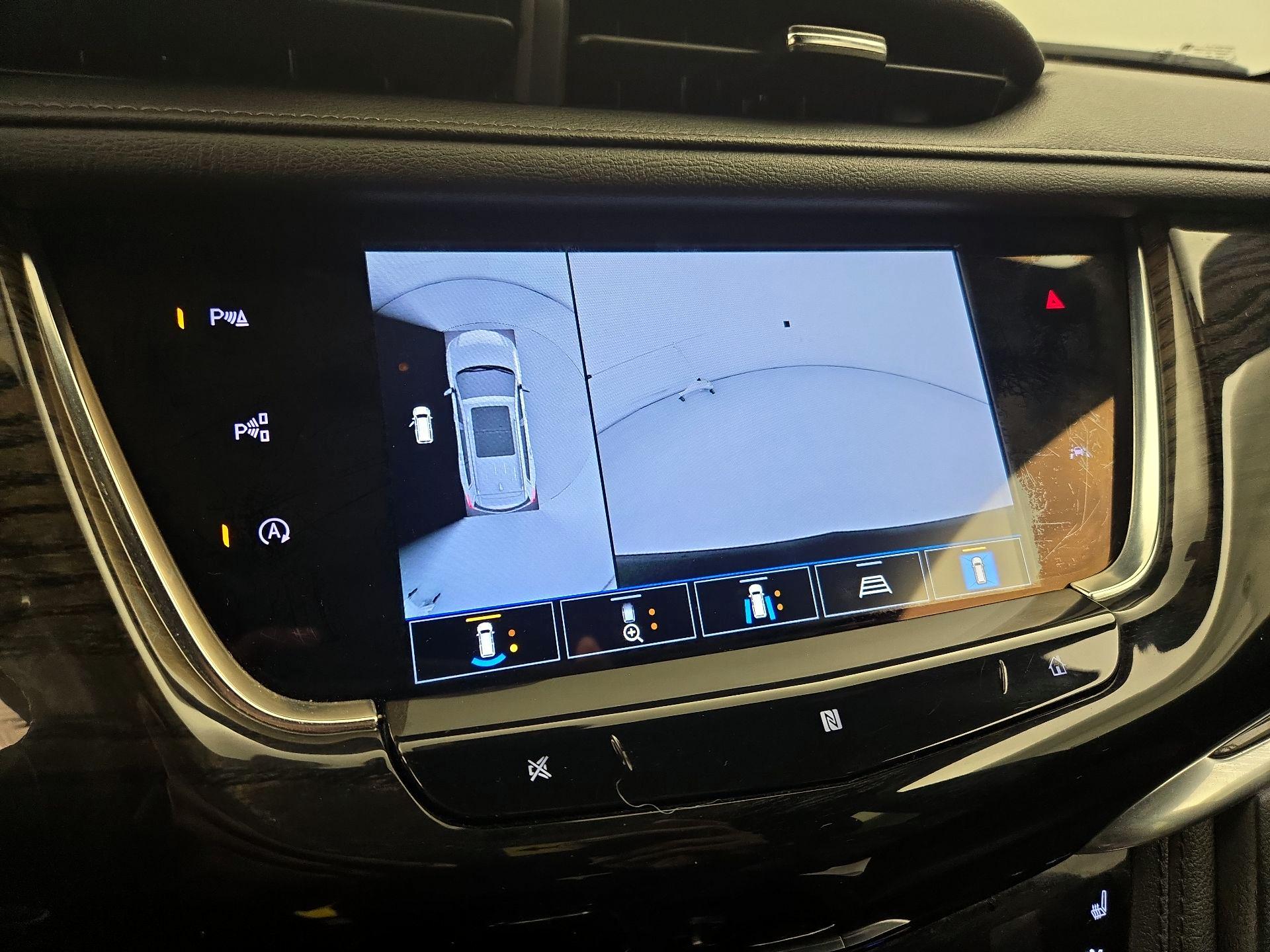 Thumbnail: 2021 Cadillac XT6 - 15