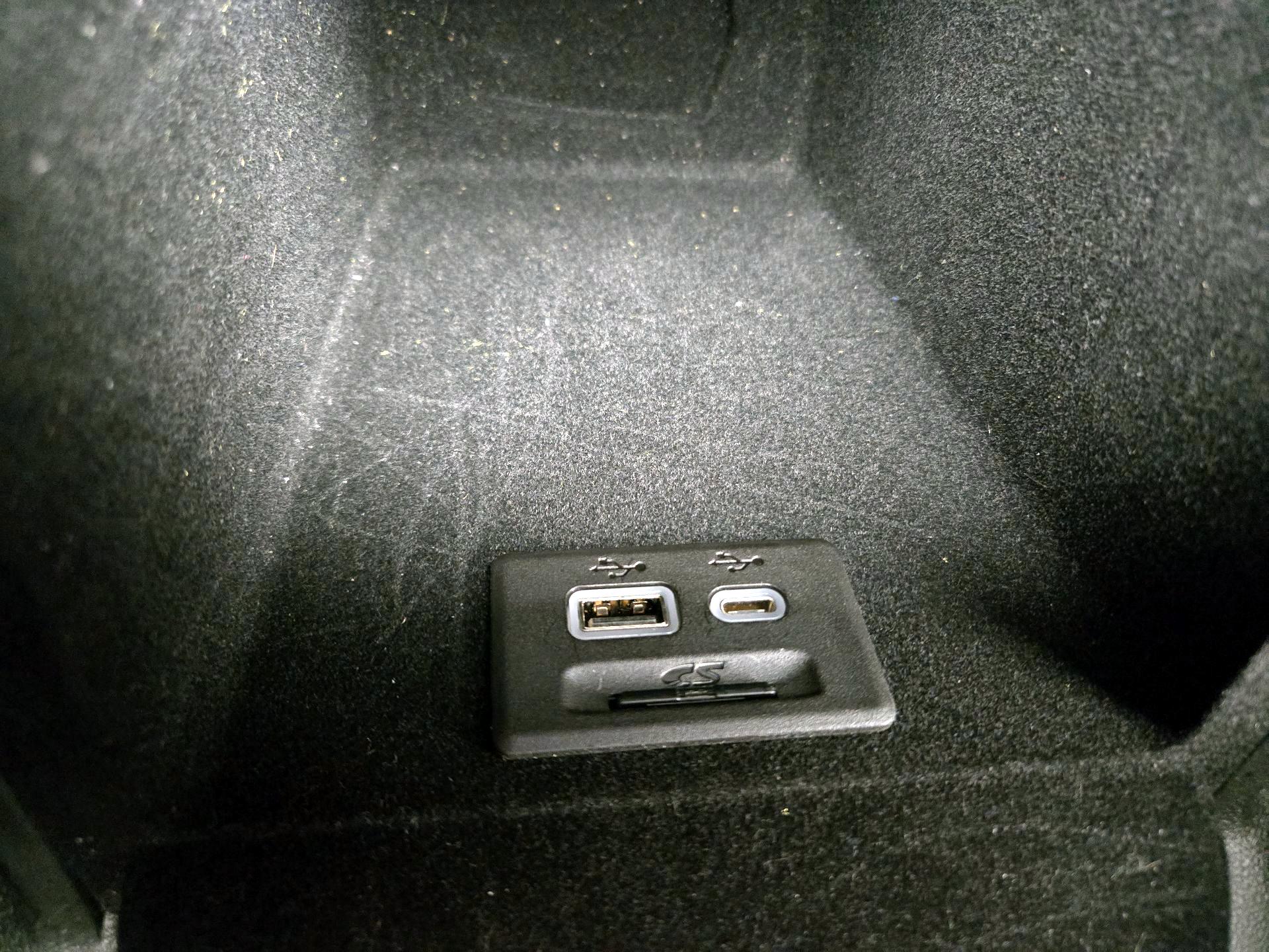 Thumbnail: 2021 Cadillac XT6 - 19