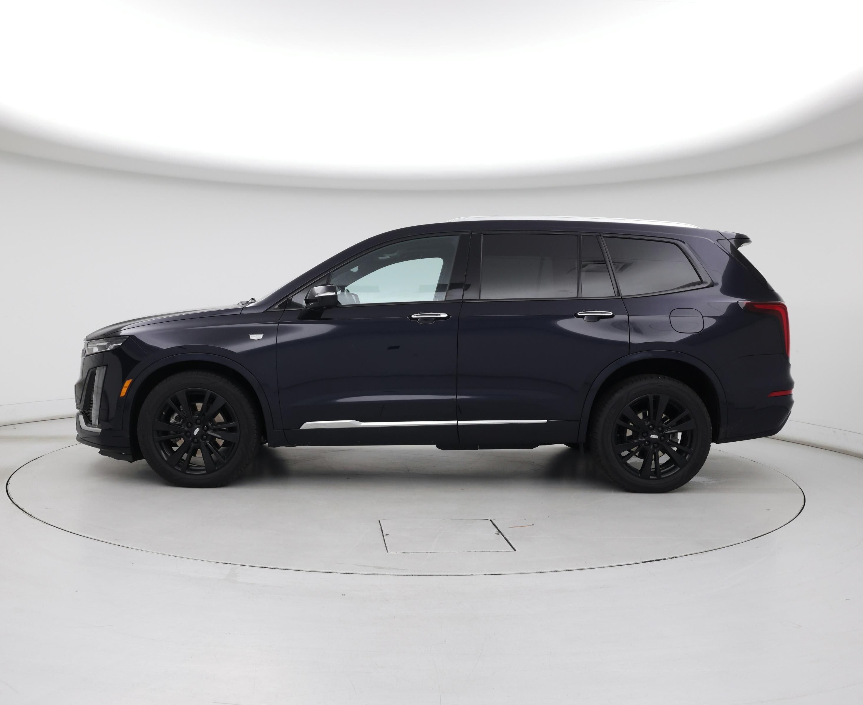 Thumbnail: 2021 Cadillac XT6 - 3