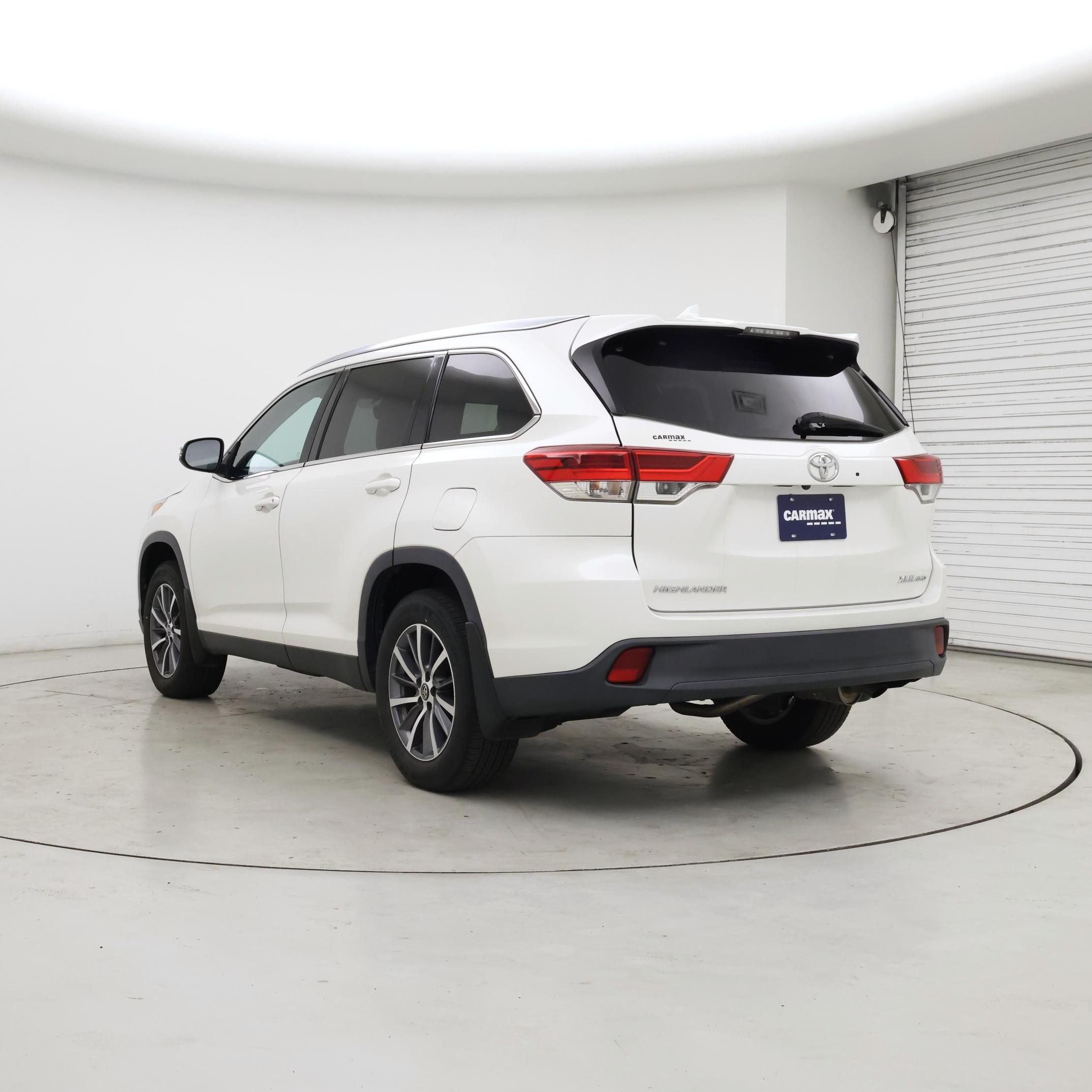 Thumbnail: 2019 Toyota Highlander - 2