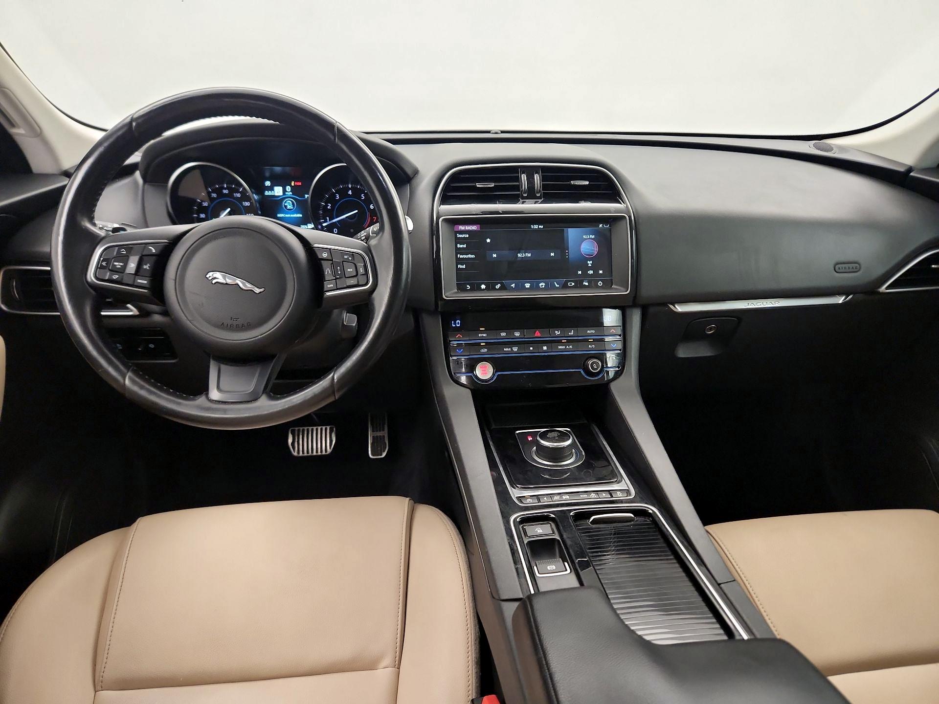 Thumbnail: 2019 Jaguar F-Pace - 9