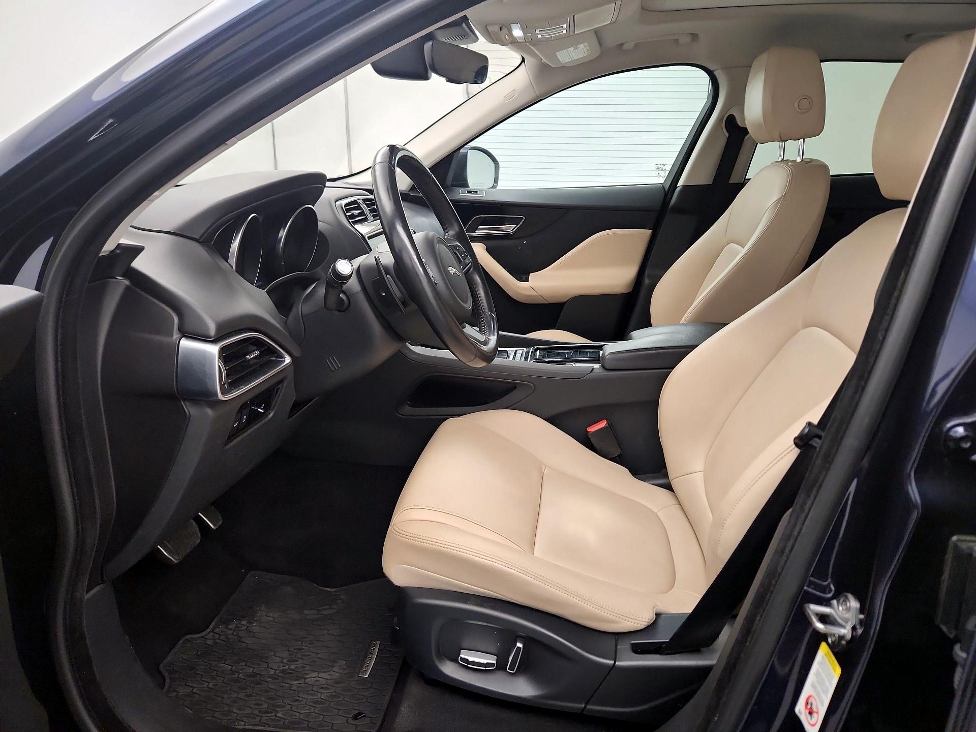 Thumbnail: 2019 Jaguar F-Pace - 11