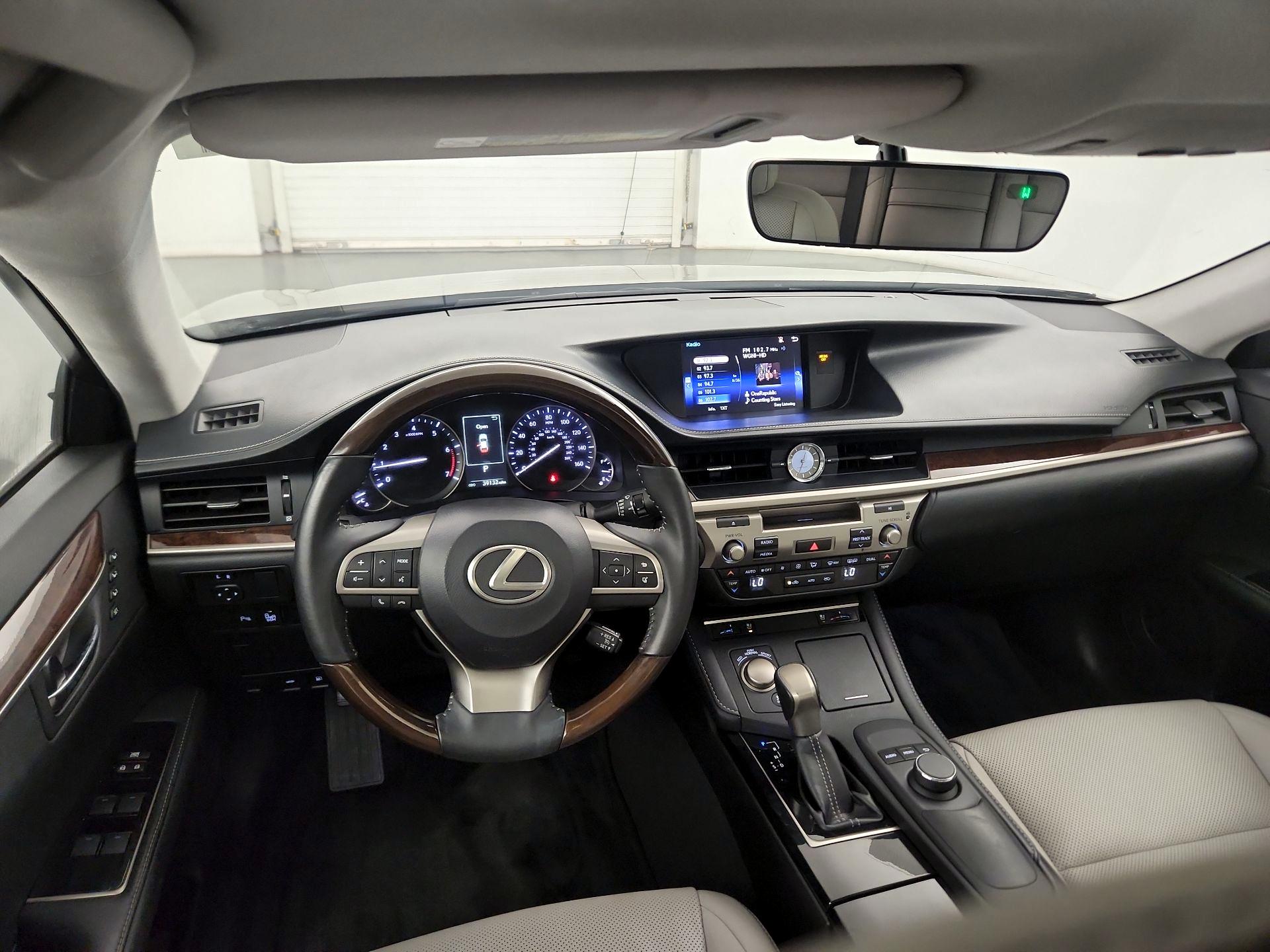 Thumbnail: 2016 Lexus ES - 9