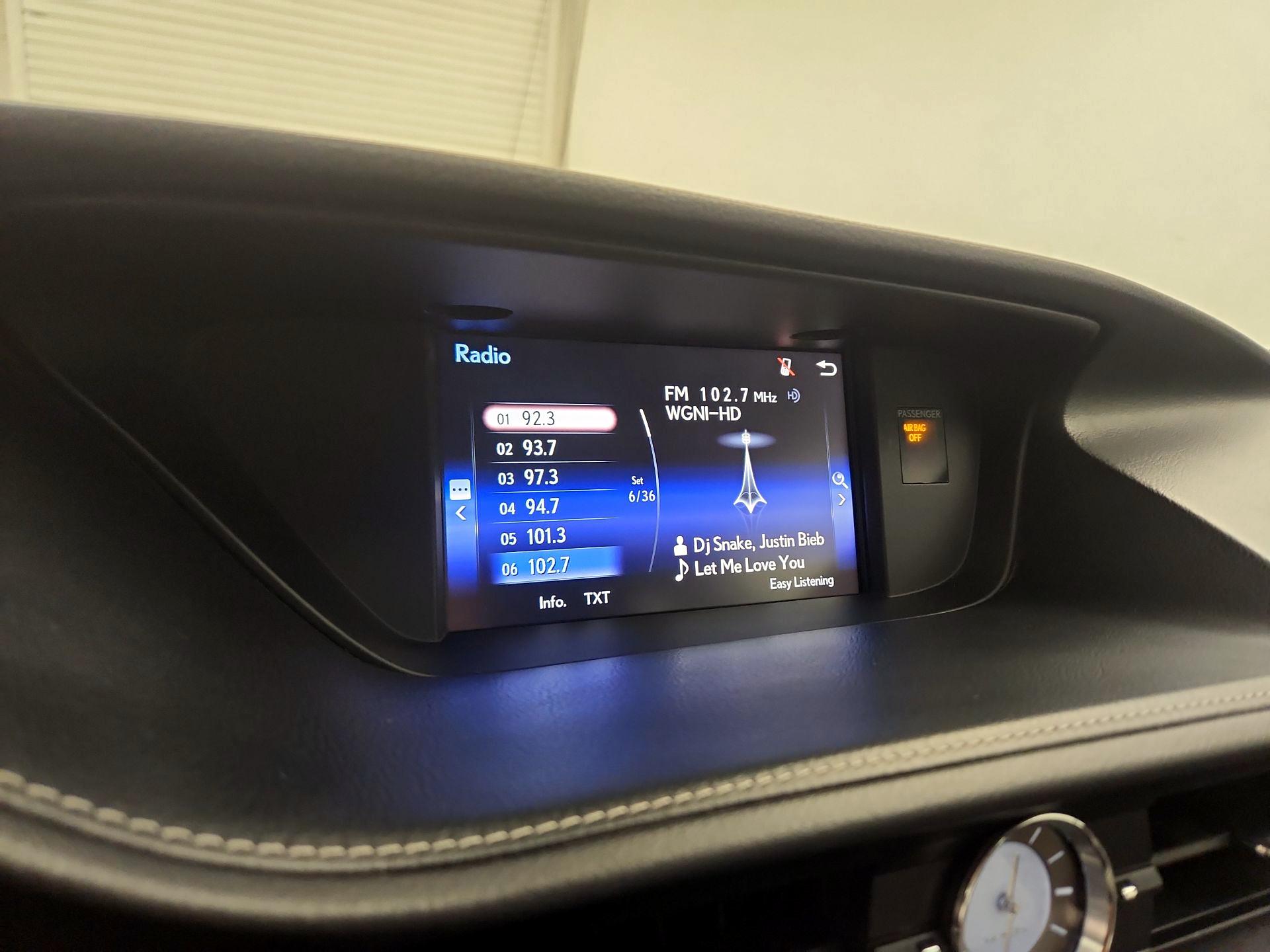 Thumbnail: 2016 Lexus ES - 15