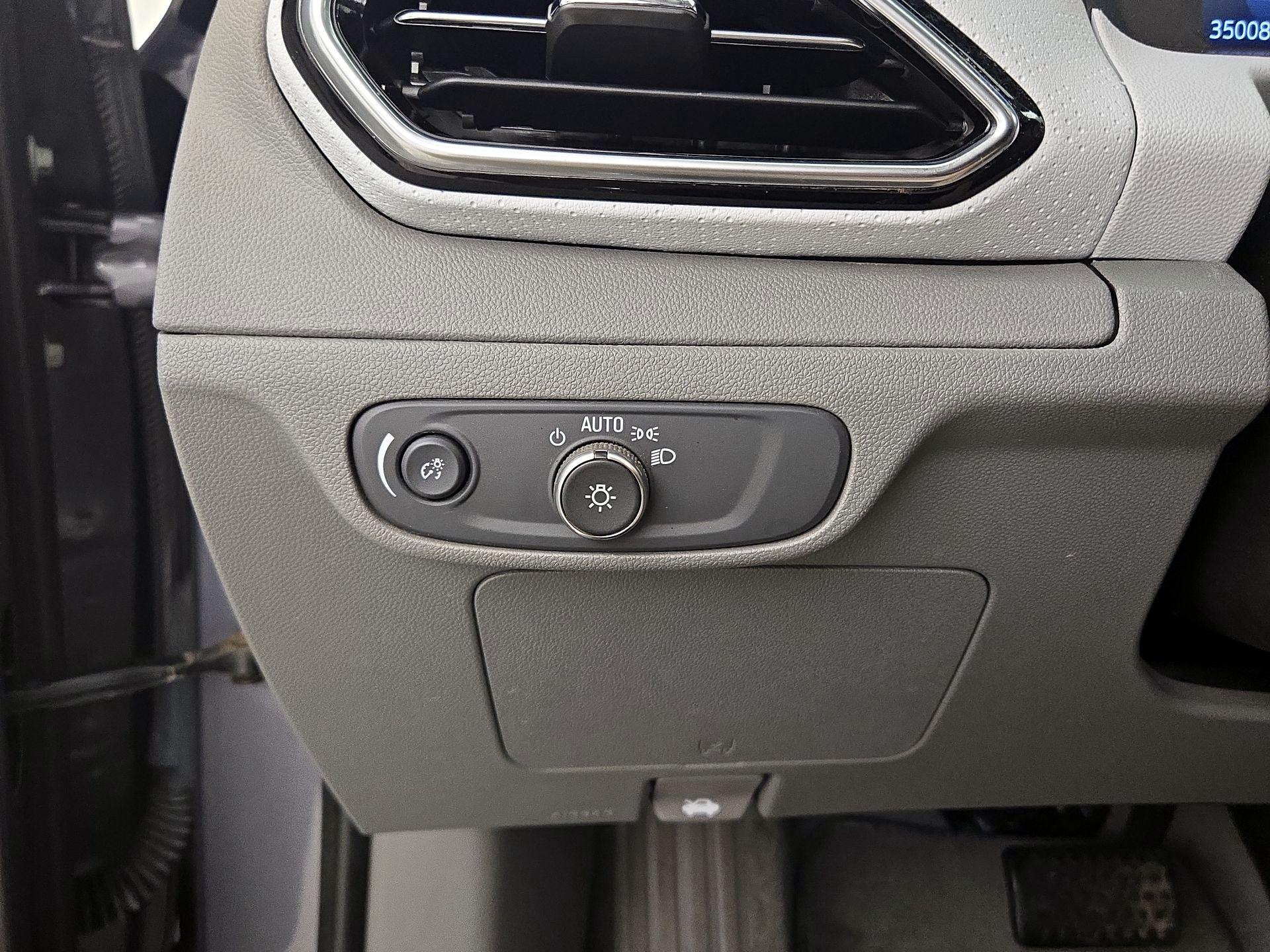 Thumbnail: 2022 Chevrolet Bolt EUV - 13
