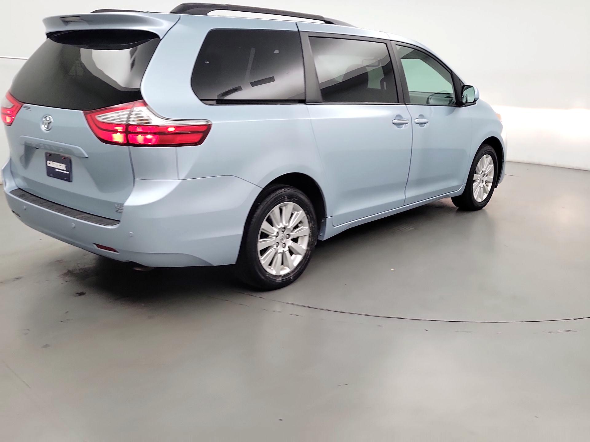 Thumbnail: 2015 Toyota Sienna - 5