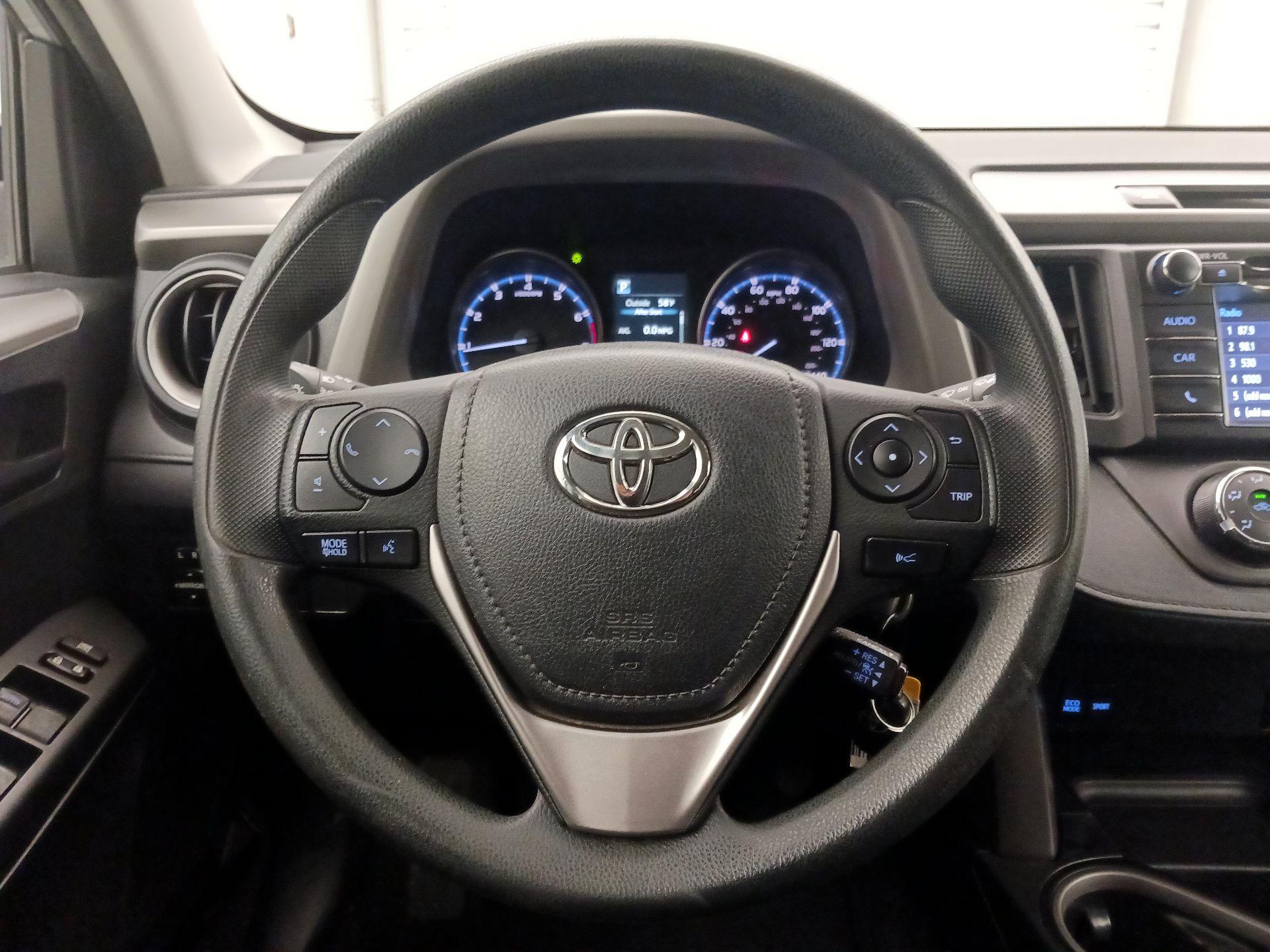 Thumbnail: 2017 Toyota RAV4 - 10