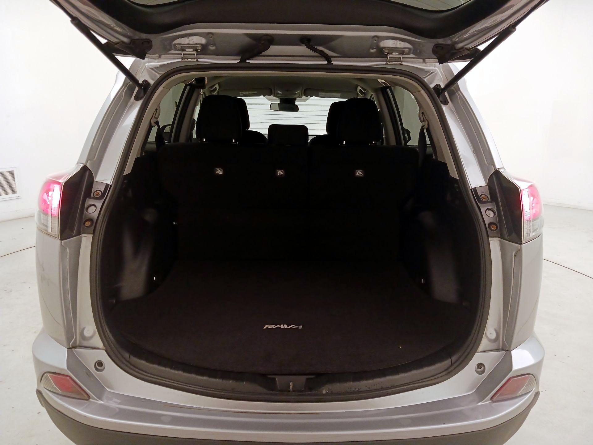 Thumbnail: 2017 Toyota RAV4 - 20