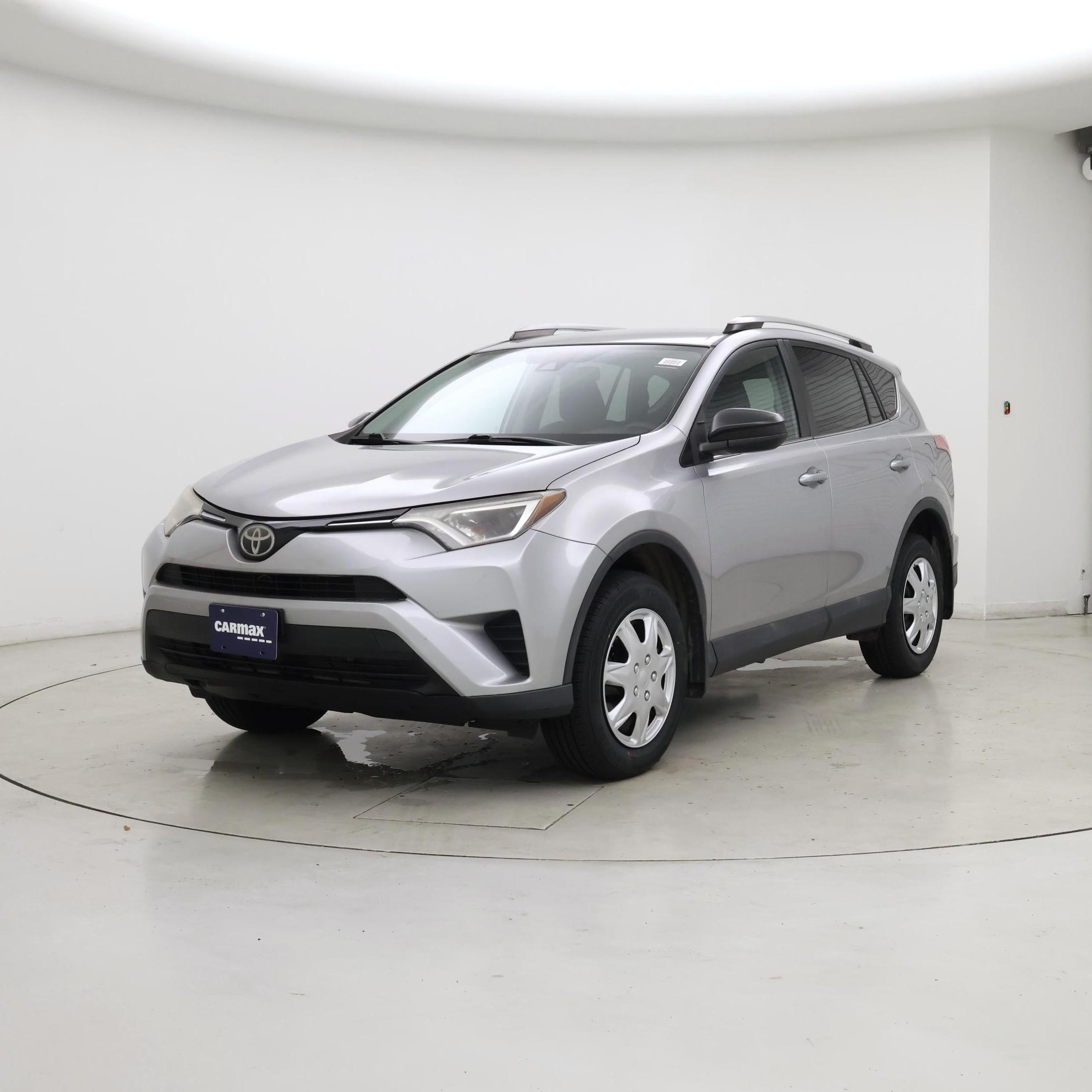 Thumbnail: 2017 Toyota RAV4 - 4