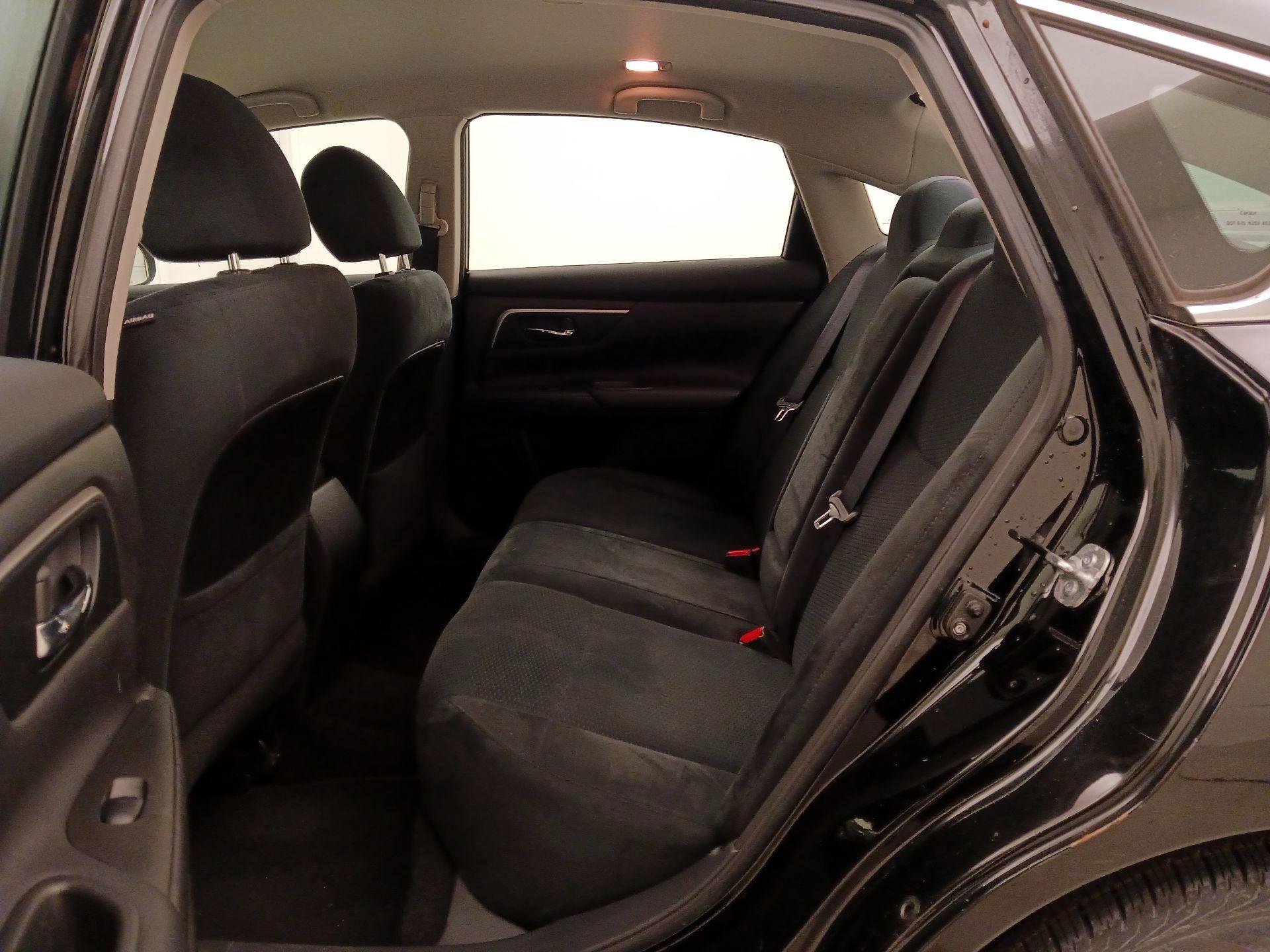 Thumbnail: 2015 Nissan Altima - 17