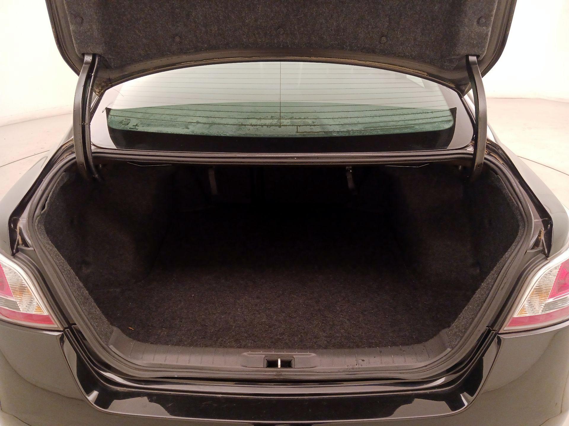 Thumbnail: 2015 Nissan Altima - 18