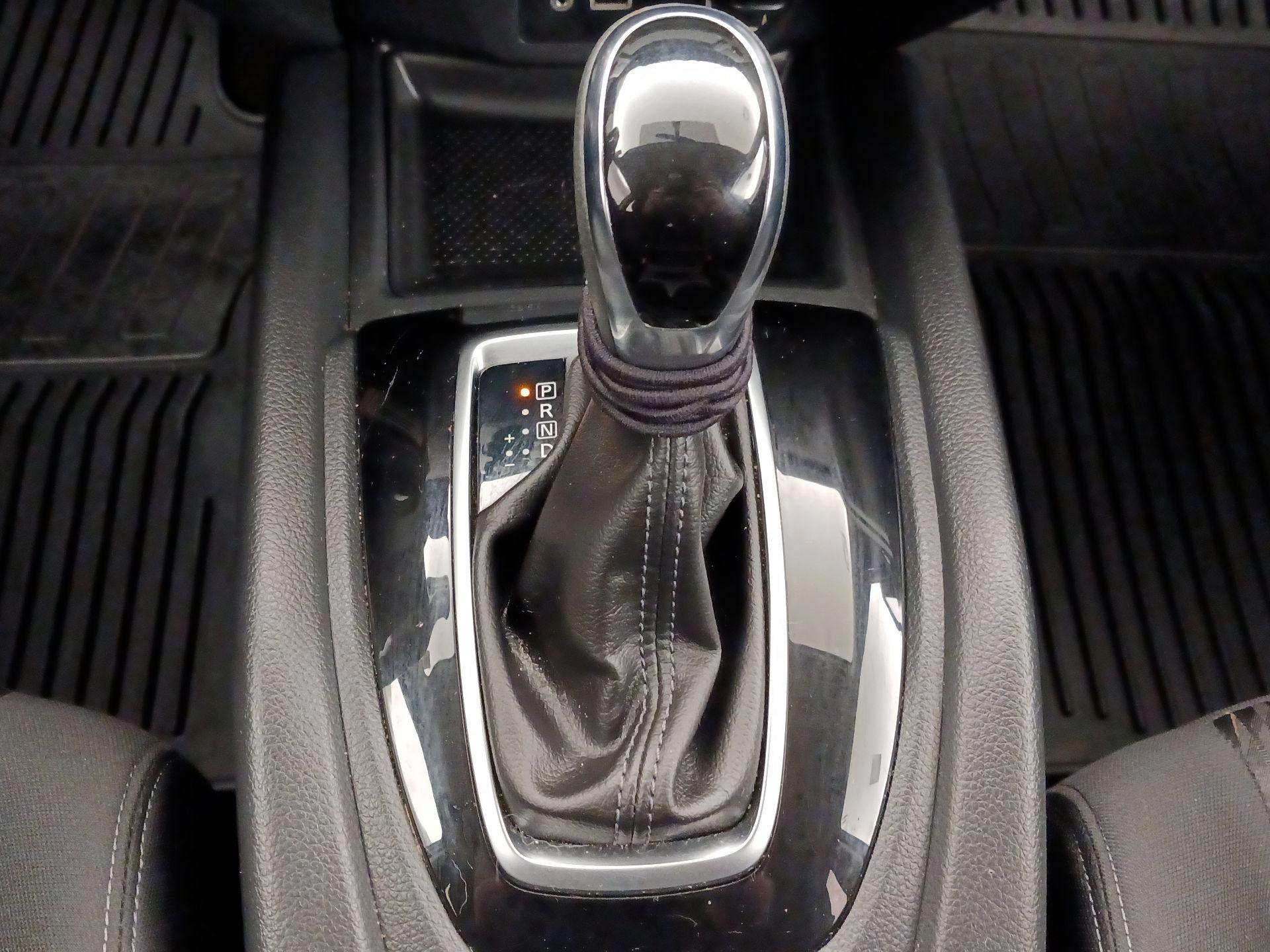 Thumbnail: 2018 Nissan Rogue - 17
