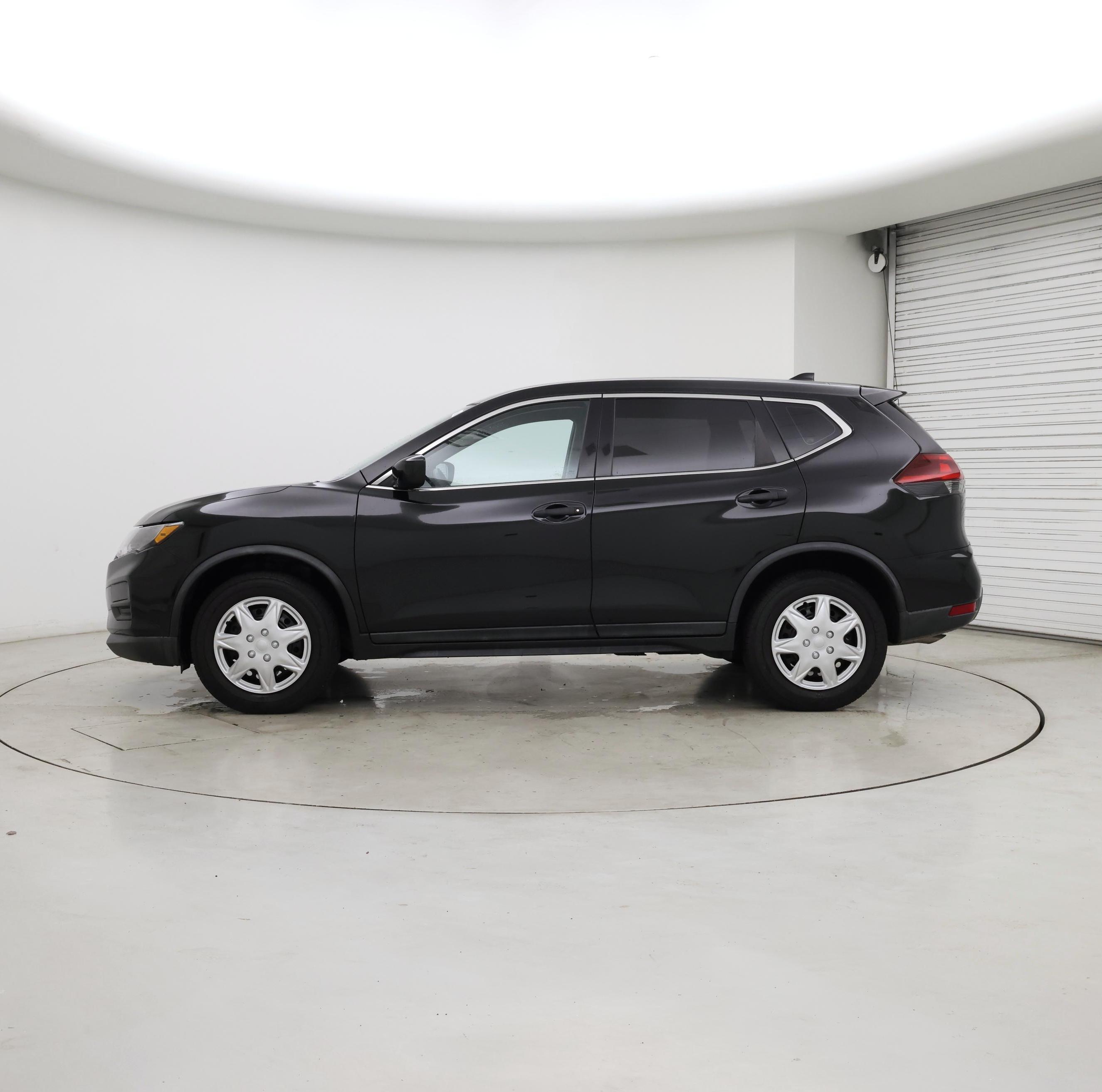 Thumbnail: 2018 Nissan Rogue - 3