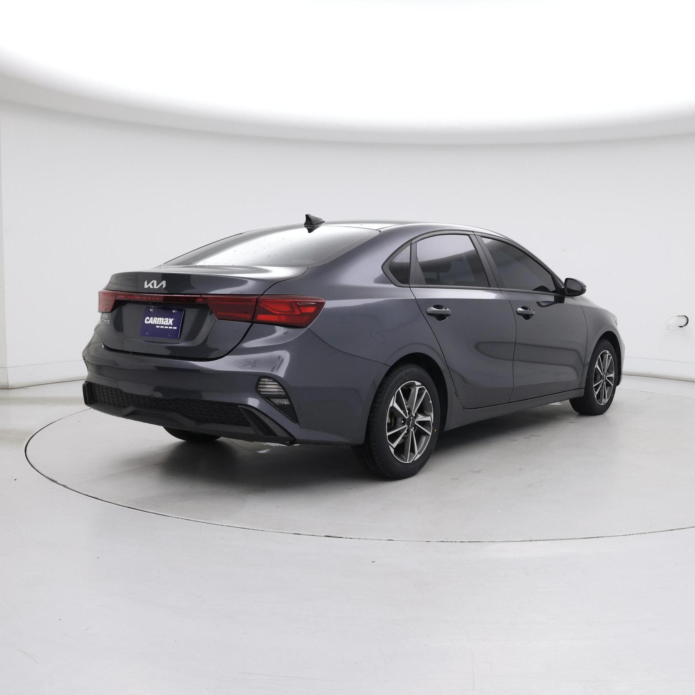 Thumbnail: 2023 Kia Forte - 8