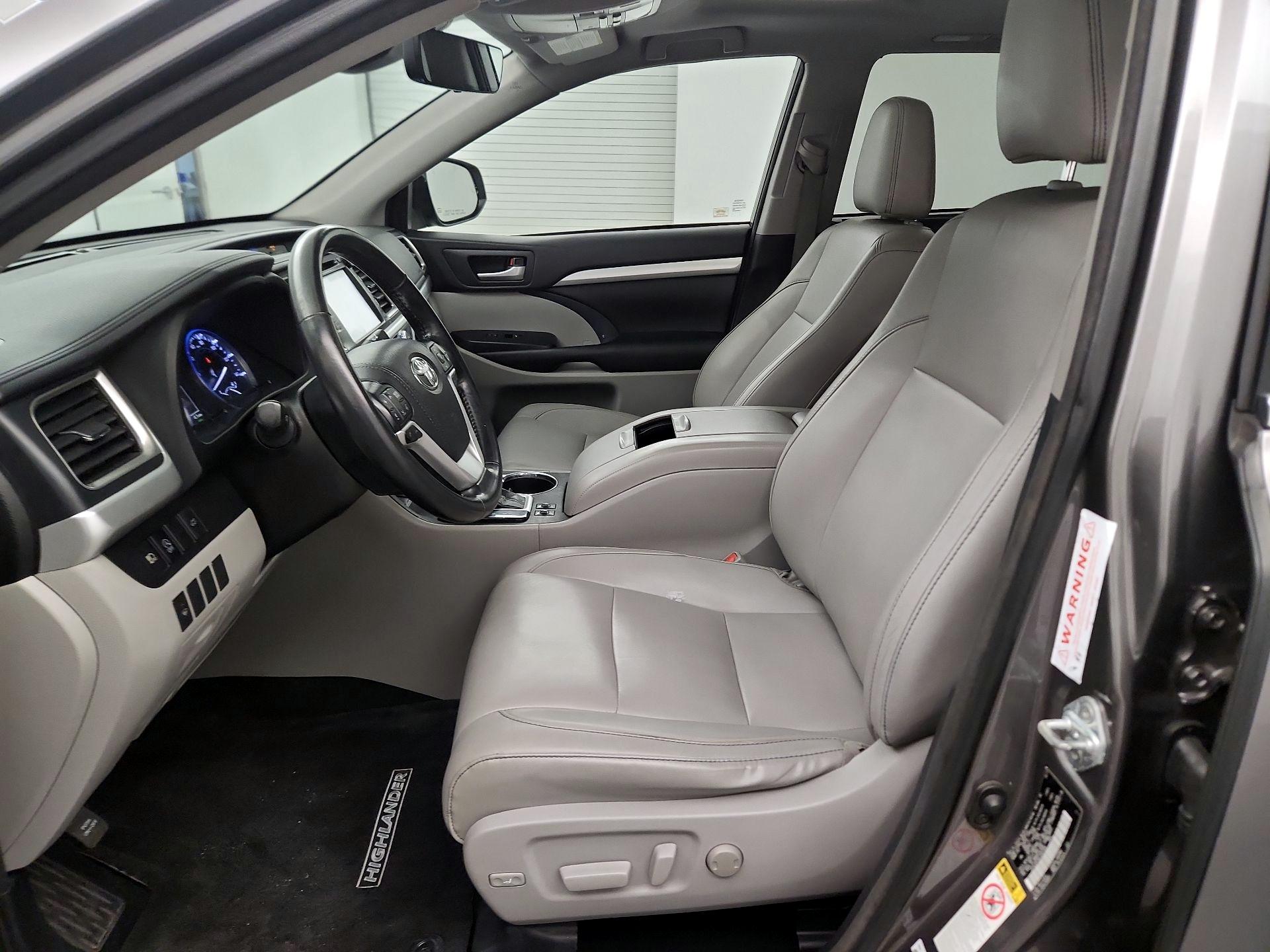 Thumbnail: 2018 Toyota Highlander - 9