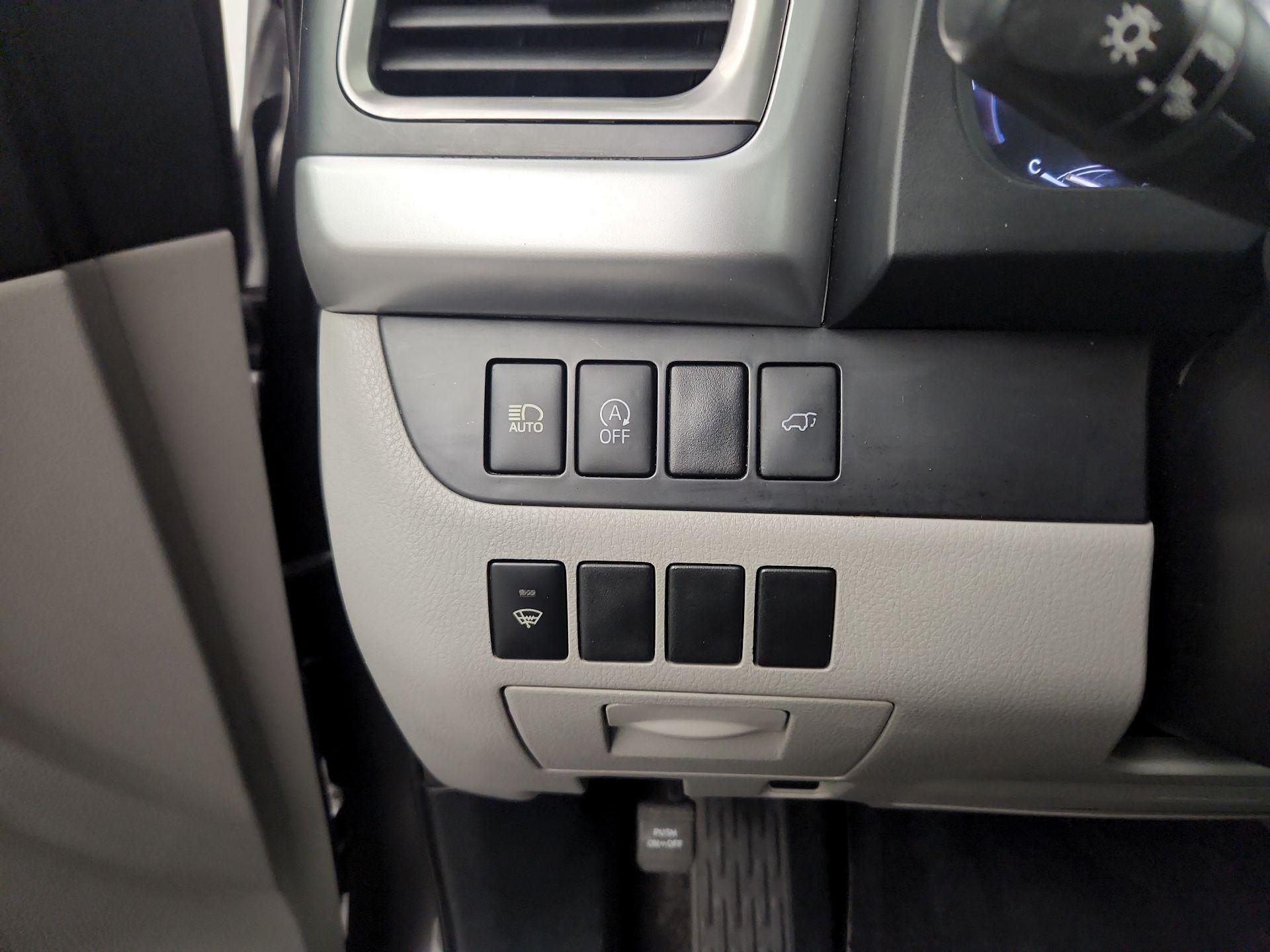 Thumbnail: 2018 Toyota Highlander - 11