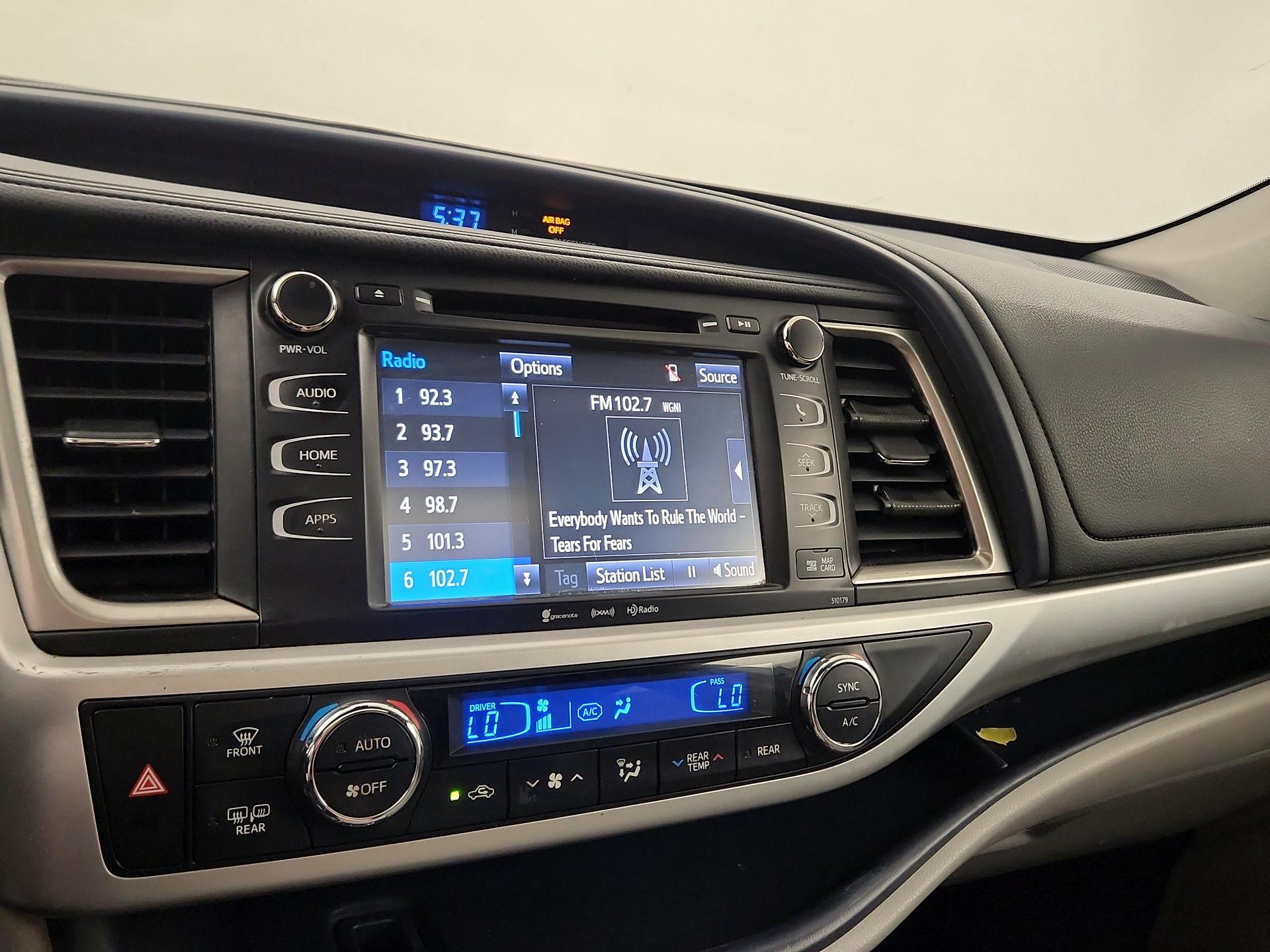 Thumbnail: 2018 Toyota Highlander - 14