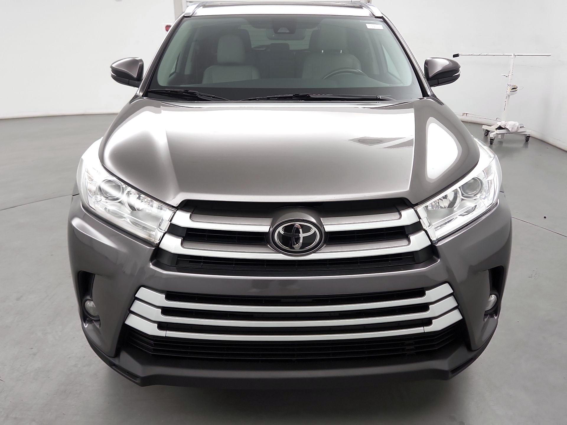 Thumbnail: 2018 Toyota Highlander - 2