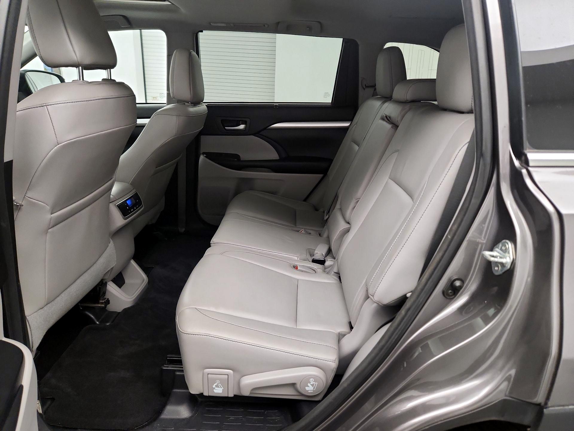 Thumbnail: 2018 Toyota Highlander - 19