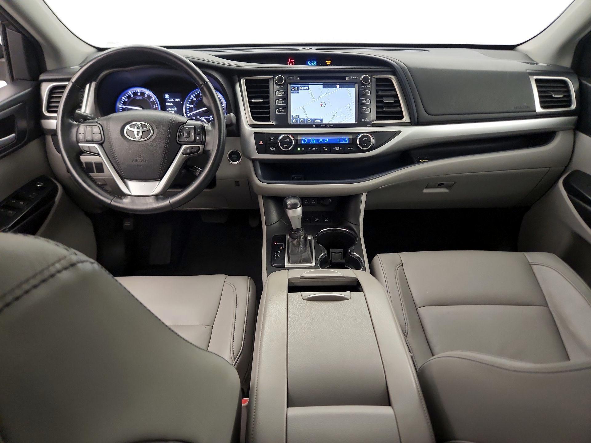 Thumbnail: 2018 Toyota Highlander - 8