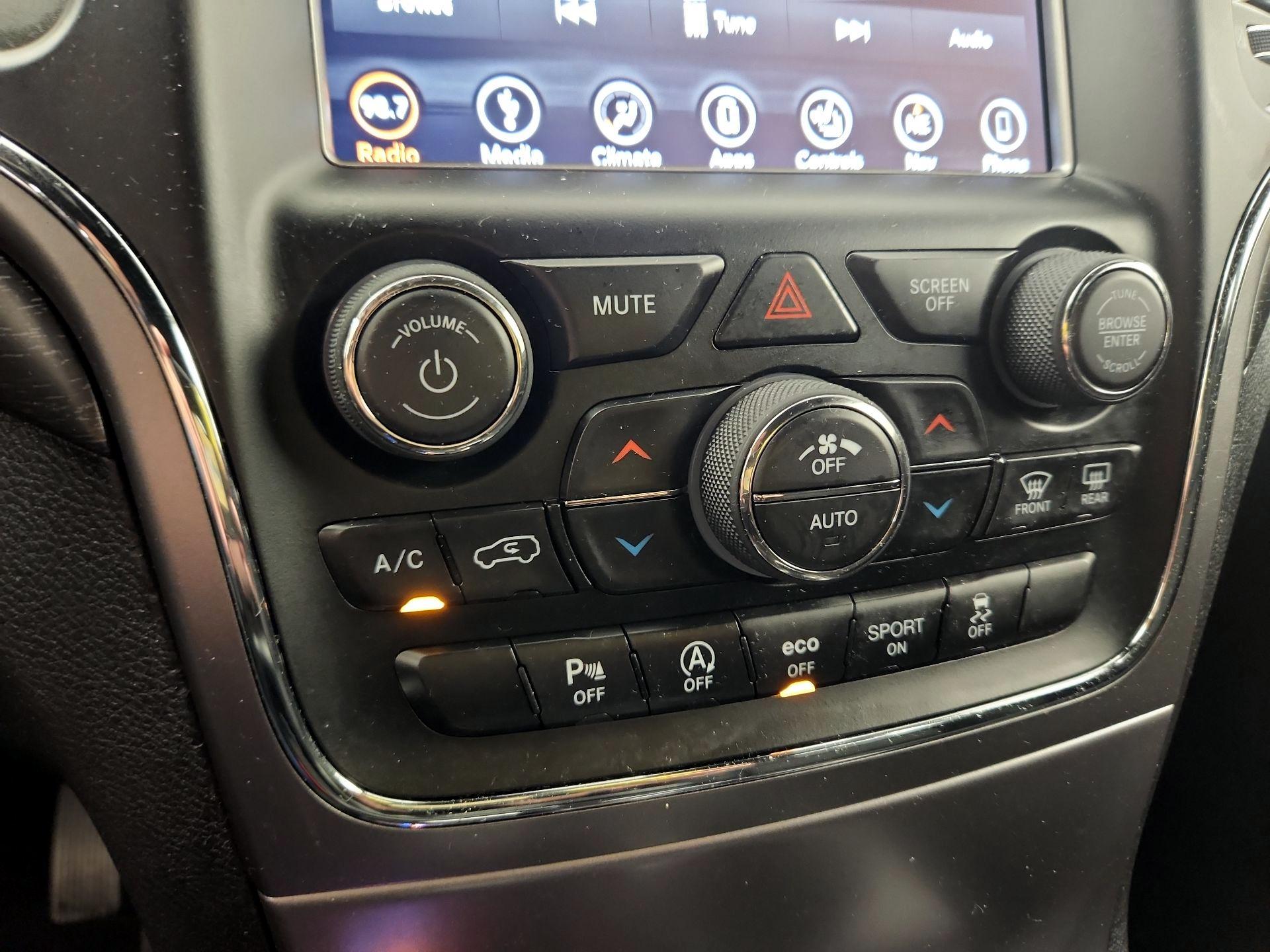 Thumbnail: 2018 Jeep Grand Cherokee - 16