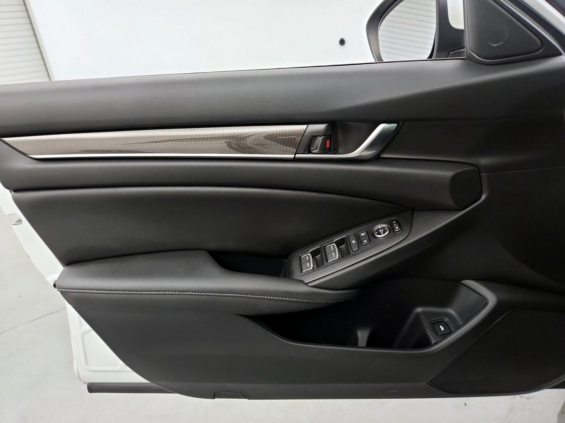 Thumbnail: 2019 Honda Accord - 12