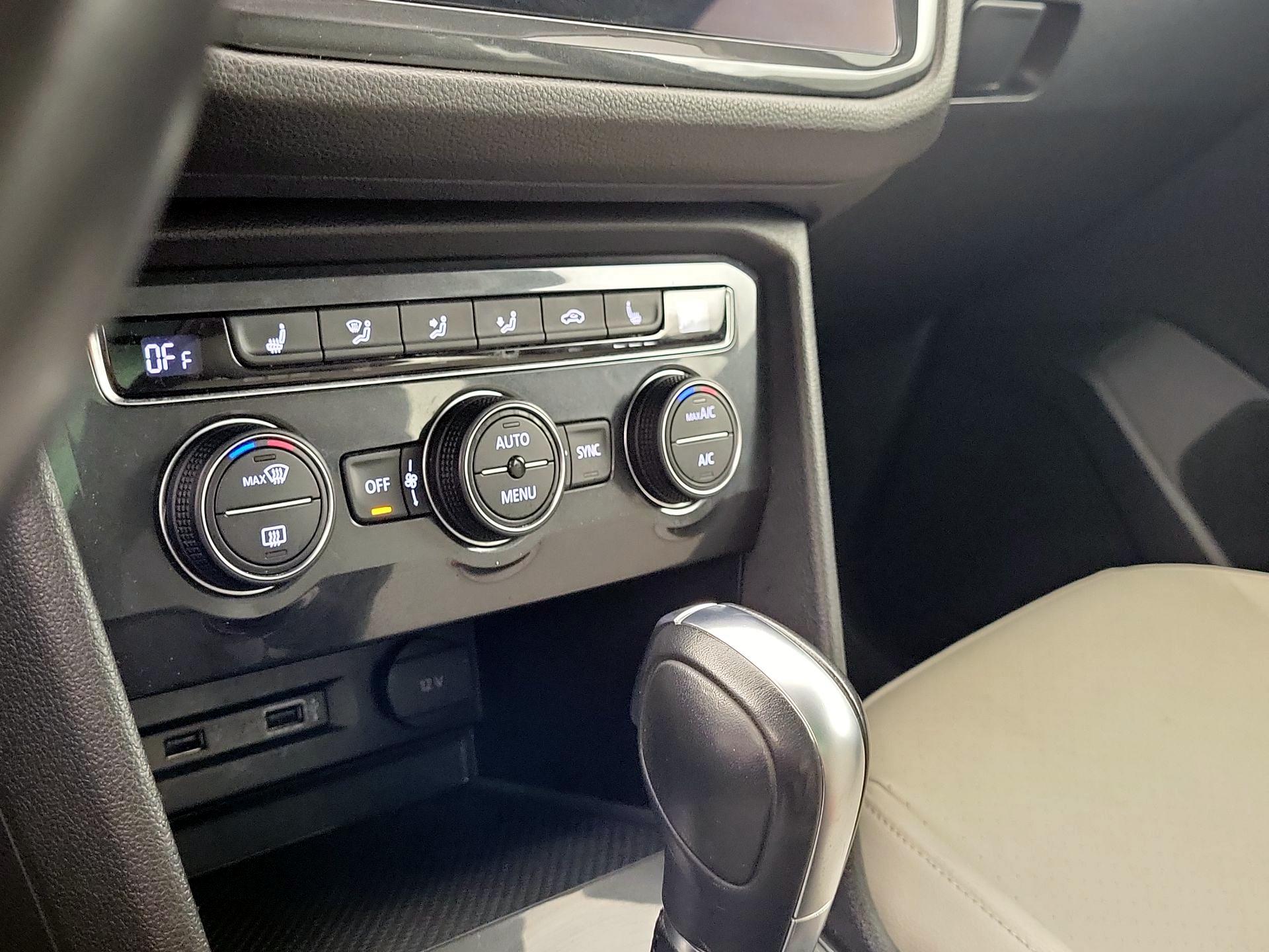 Thumbnail: 2018 Volkswagen Tiguan - 16