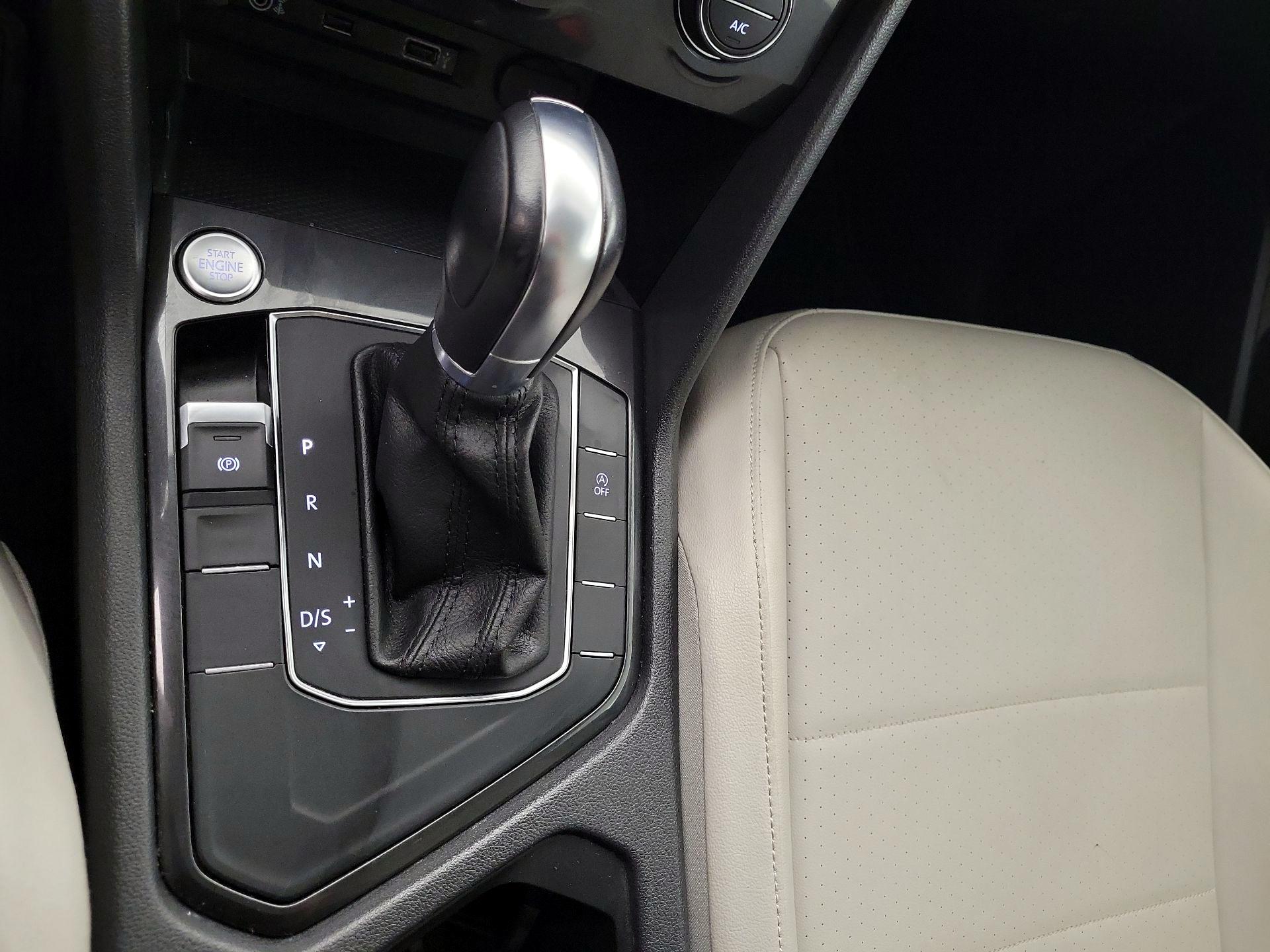 Thumbnail: 2018 Volkswagen Tiguan - 17