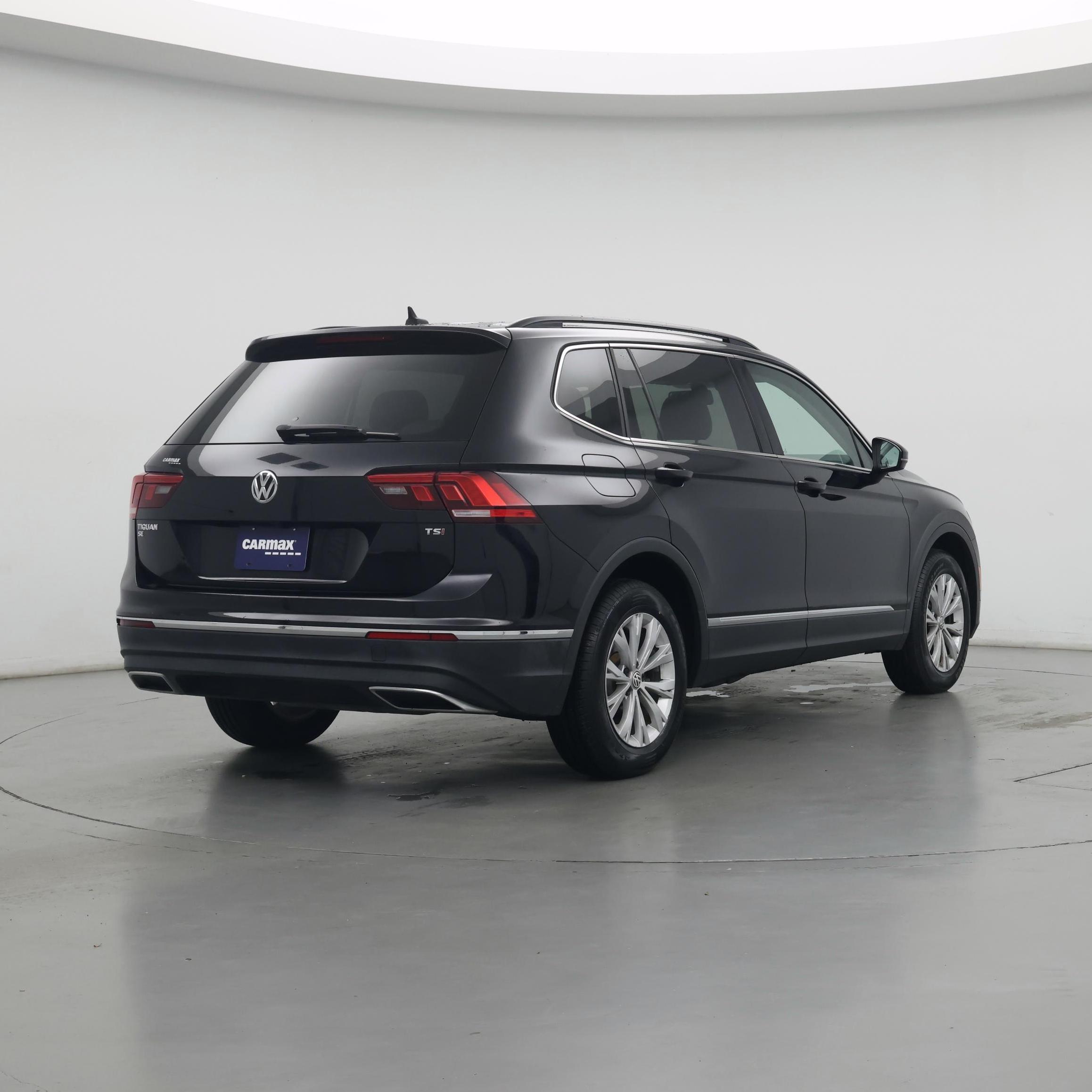 Thumbnail: 2018 Volkswagen Tiguan - 8