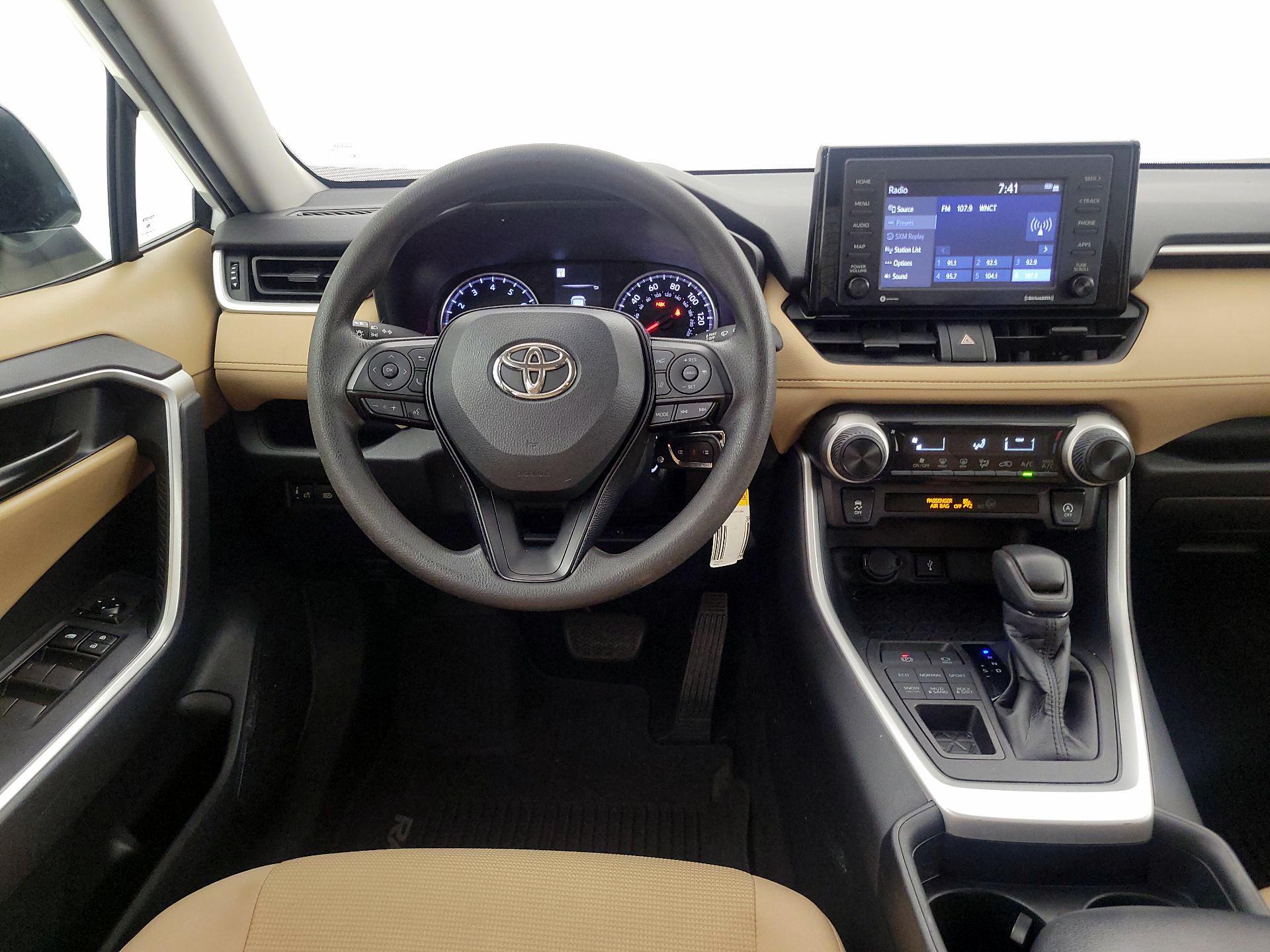 Thumbnail: 2020 Toyota RAV4 - 10