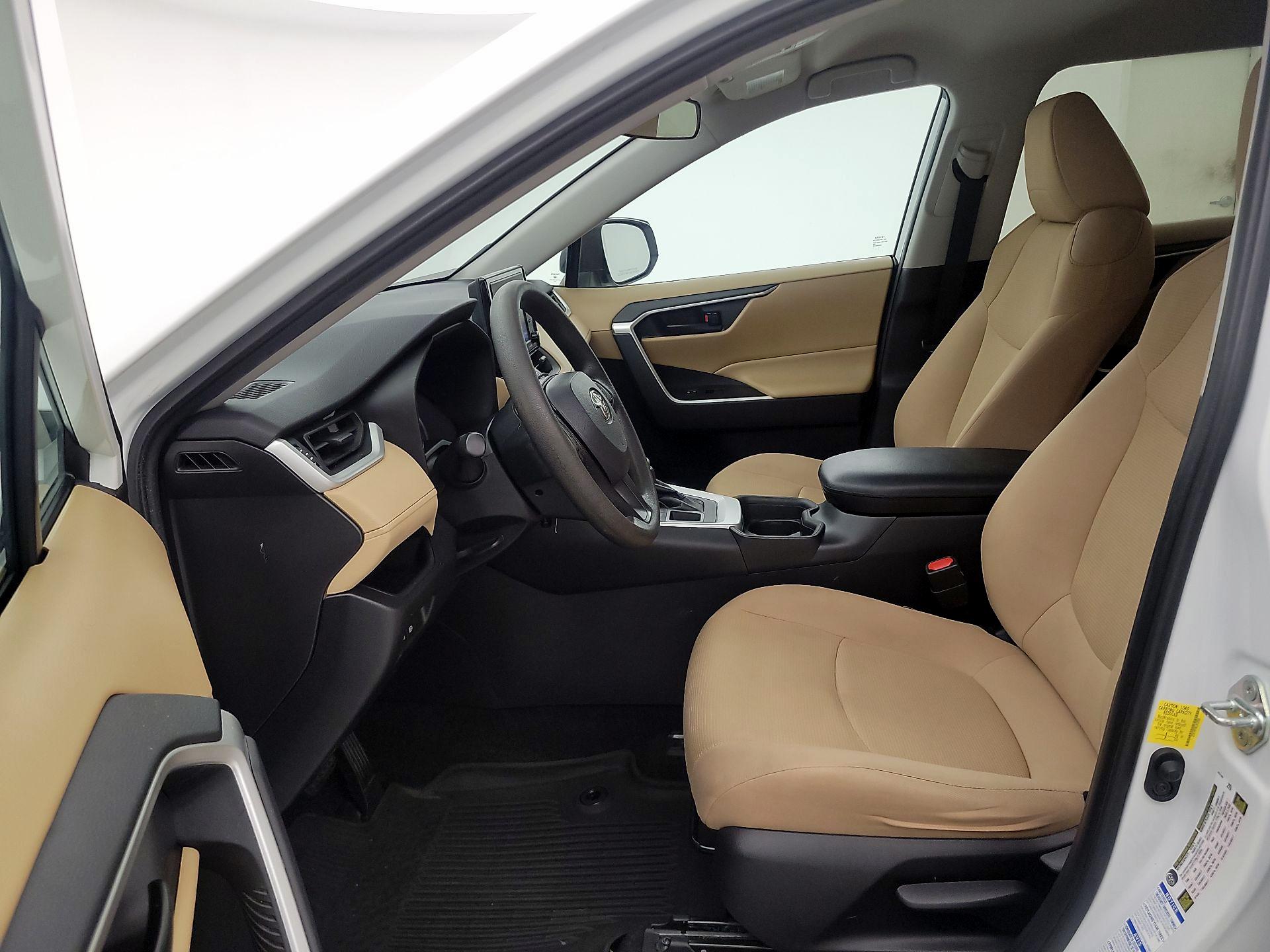 Thumbnail: 2020 Toyota RAV4 - 11