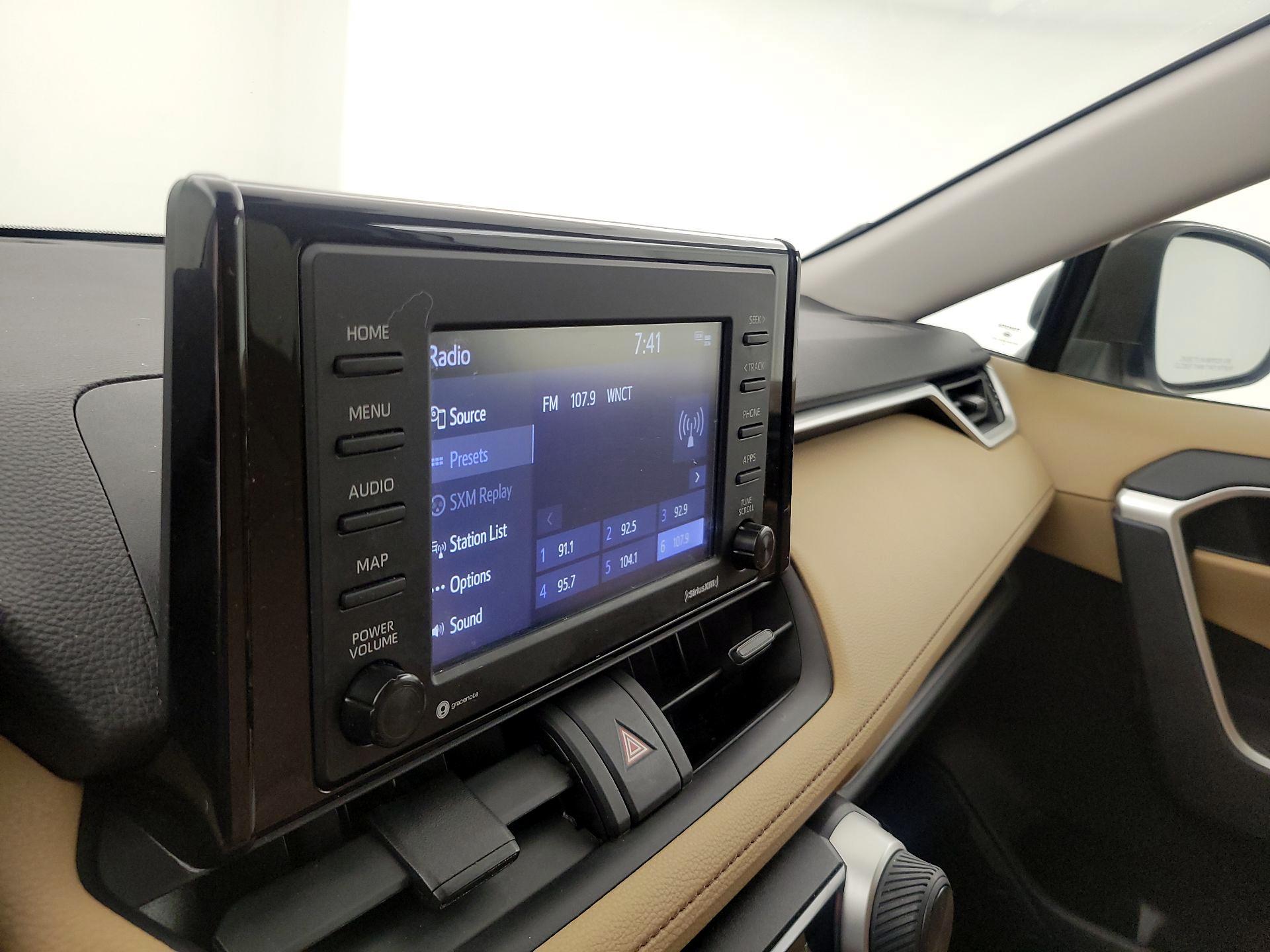 Thumbnail: 2020 Toyota RAV4 - 15