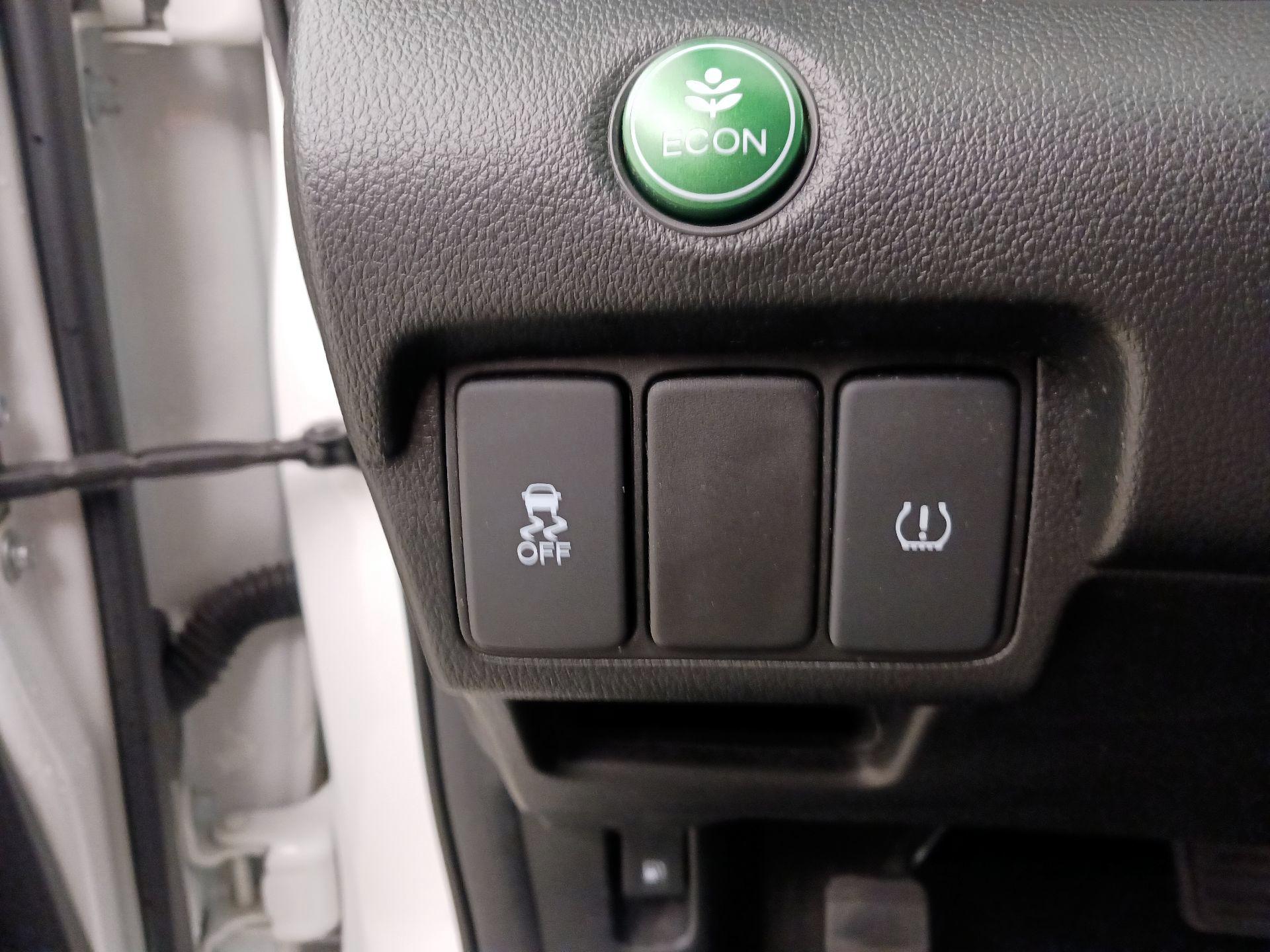Thumbnail: 2015 Honda CR-V - 13